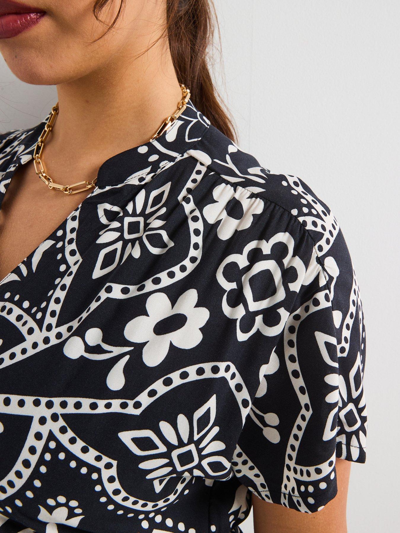 Image 5 of 6 of V by Very Curve Printed Tiered Midaxi Dress - Floral Print