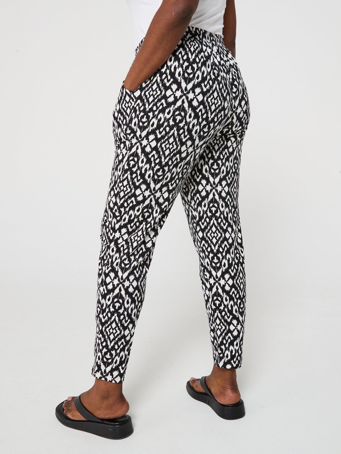 Image 2 of 6 of V by Very Curve Jersey Tapered Leg Trouser - Monochrome Print
