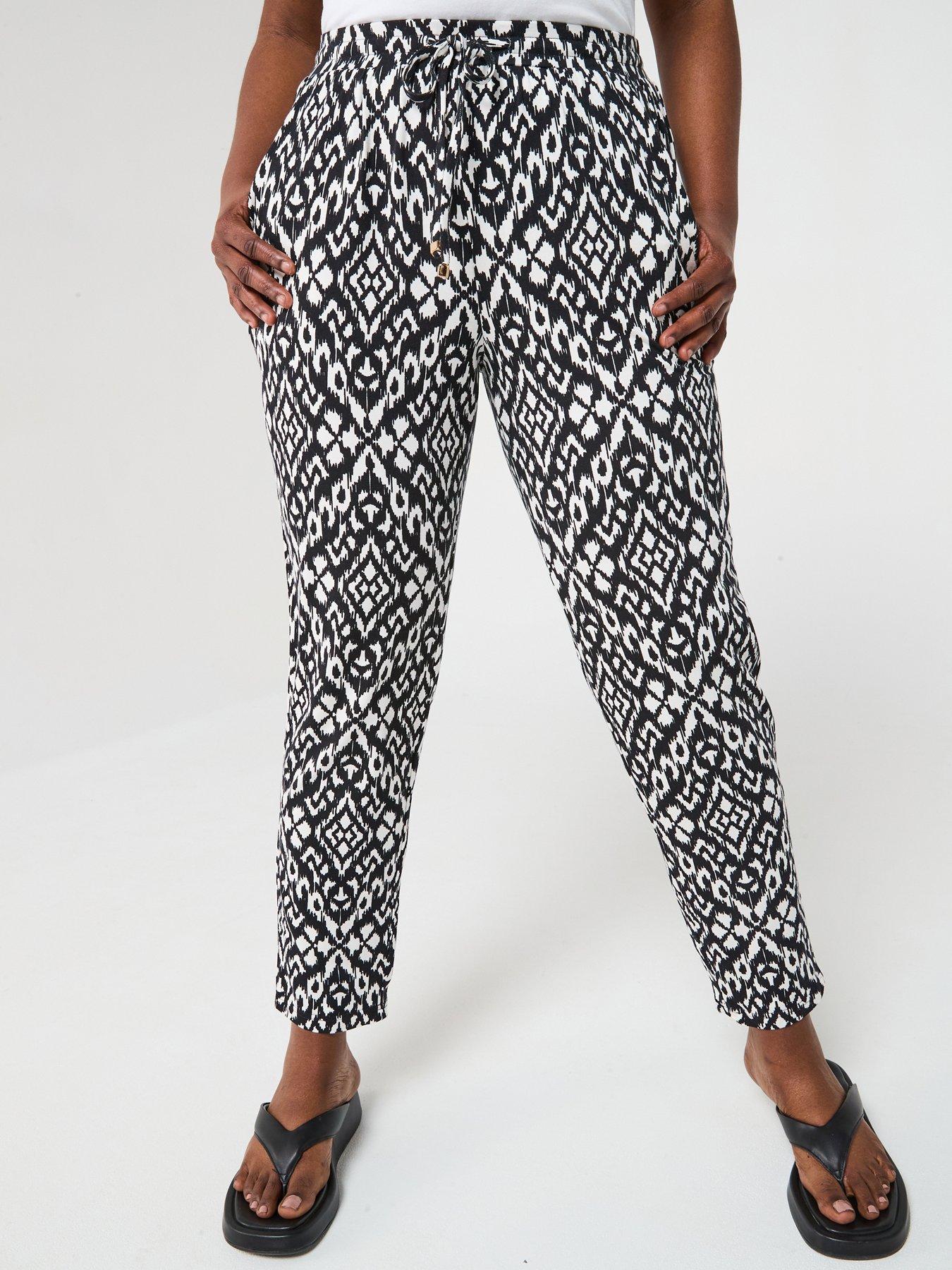 Image 3 of 6 of V by Very Curve Jersey Tapered Leg Trouser - Monochrome Print