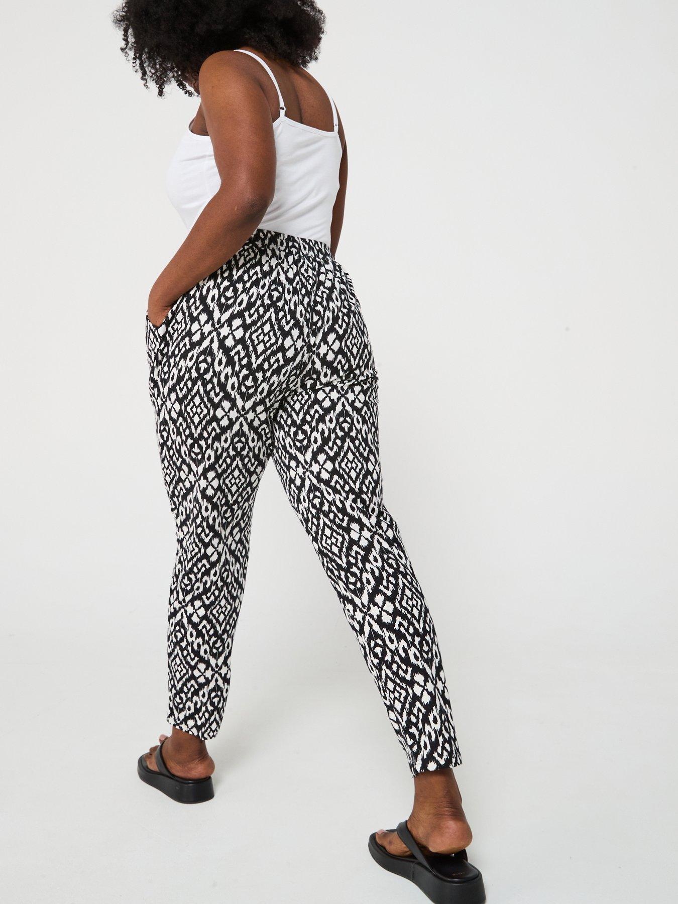 Image 4 of 6 of V by Very Curve Jersey Tapered Leg Trouser - Monochrome Print