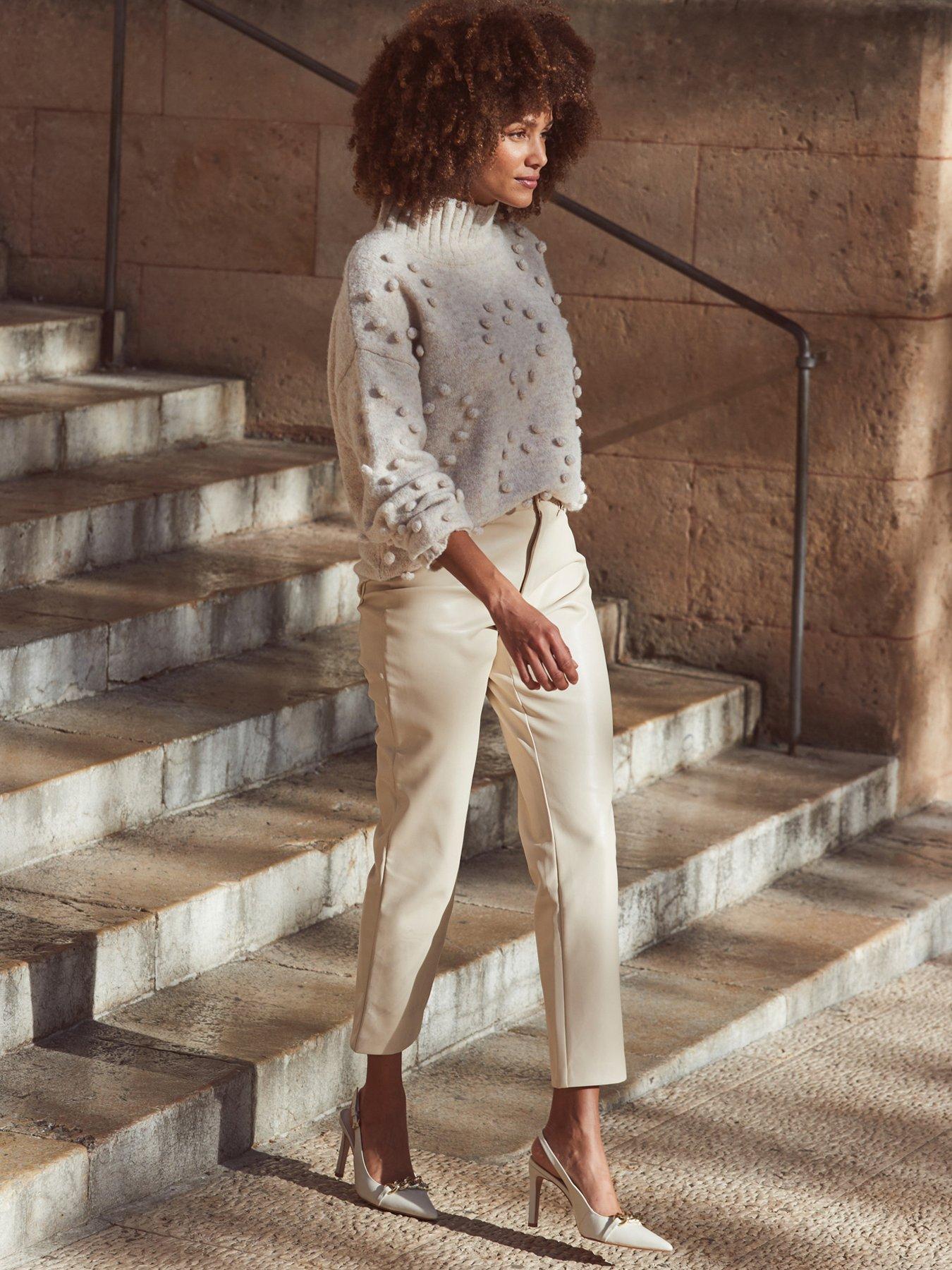 Image 4 of 7 of Sosandar Bobble Heart Jumper - Cream