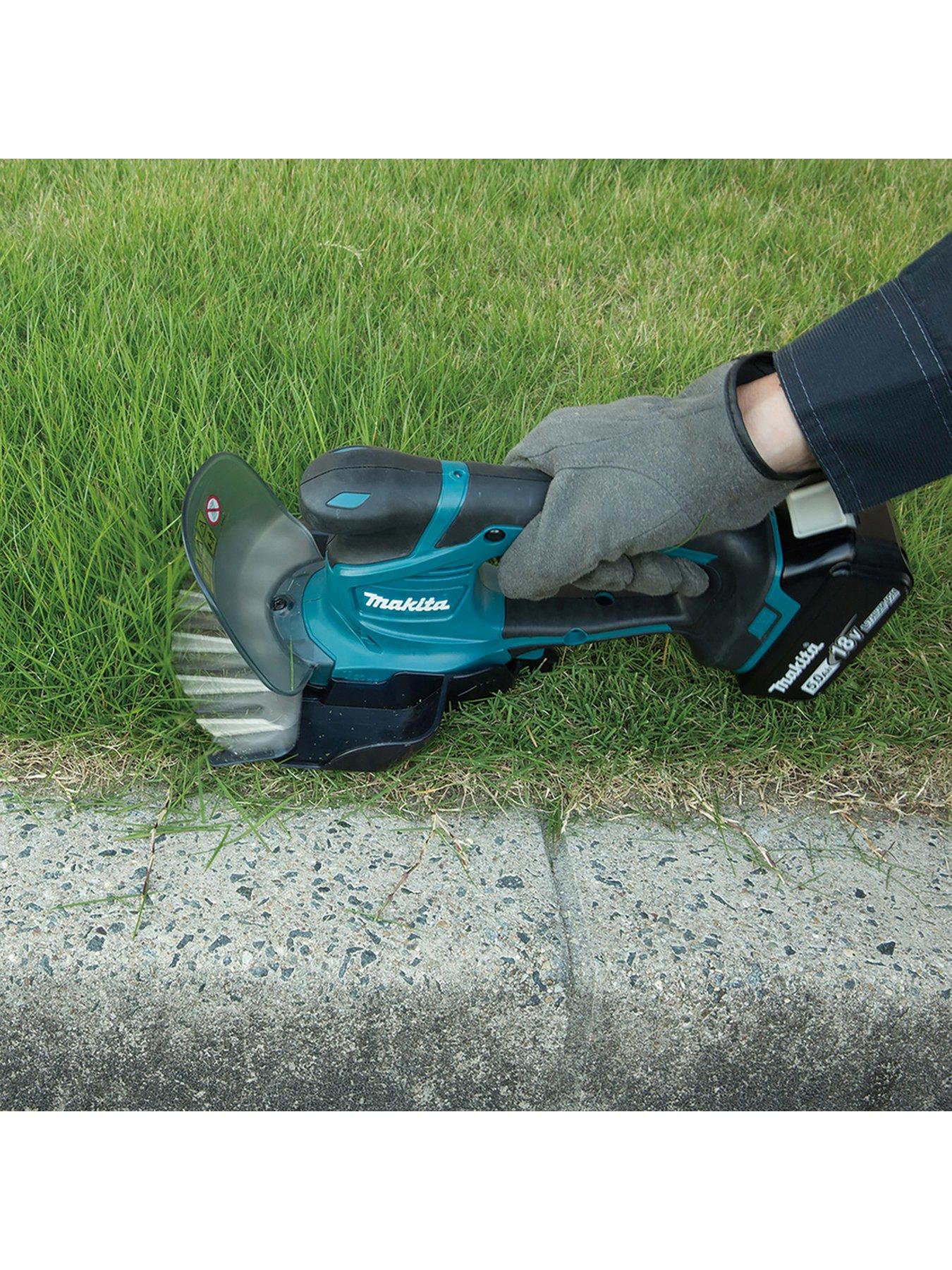 Makita 18V LXT Grass Shears With Hedge Trimmer Attachment 1 X 5Ah Battery Fast Charger Very
