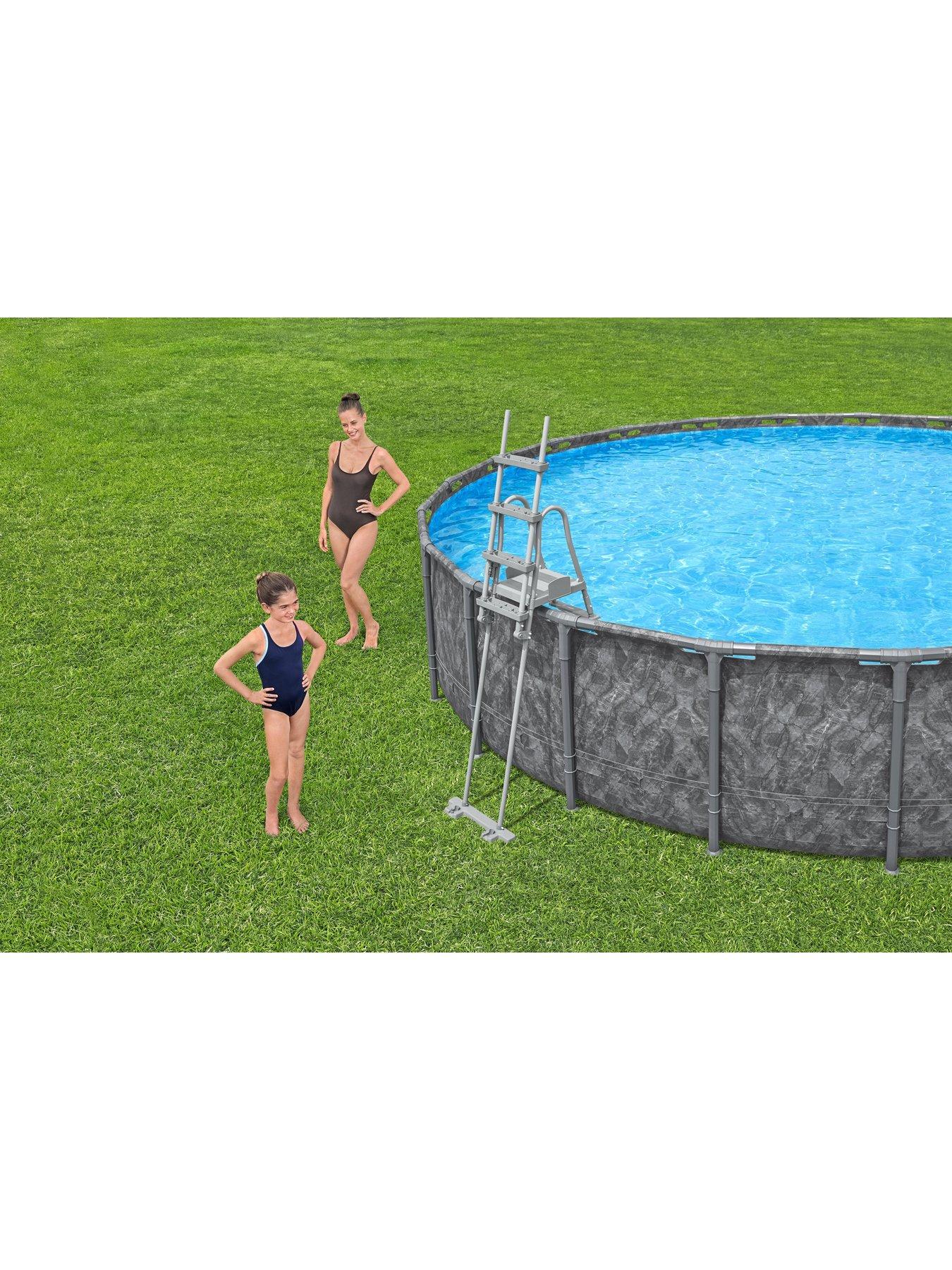 Image 4 of 7 of Bestway APX 365 Round Above Ground Pool Set (20 Foot)