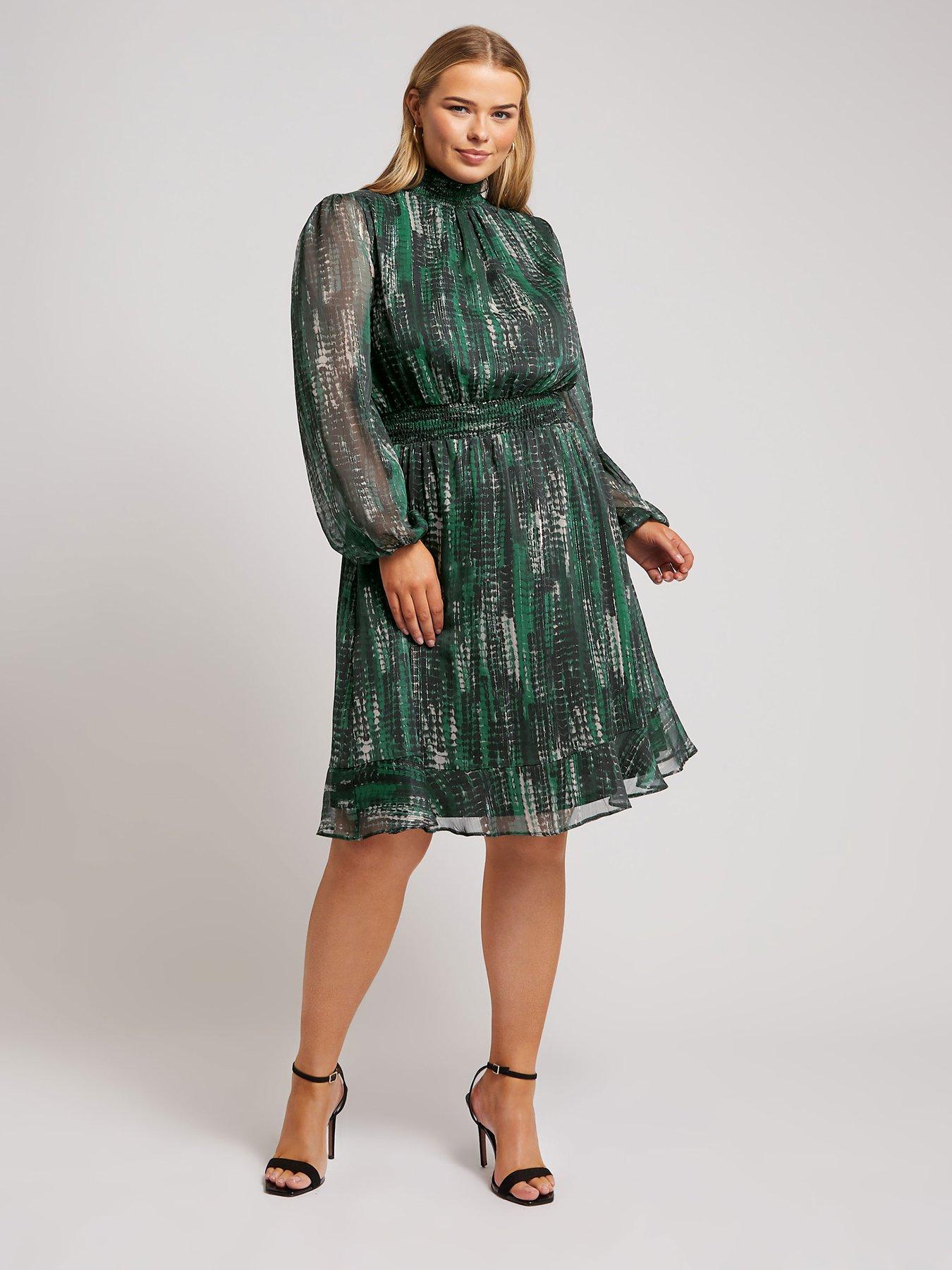 Image 3 of 4 of Yours Curve Abstract Shirred Waist Collar Dress - Green