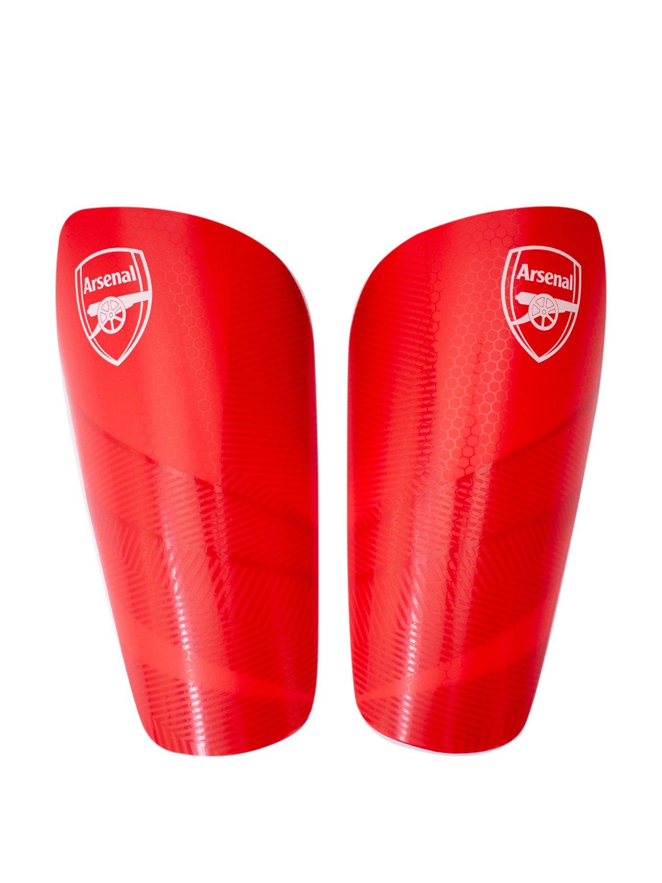 Image 4 of 7 of Football Bundle: 750ml Aluminium Bottle, Shin Pads, Goalkeeper Gloves &amp; Size 5 Turbine Ball