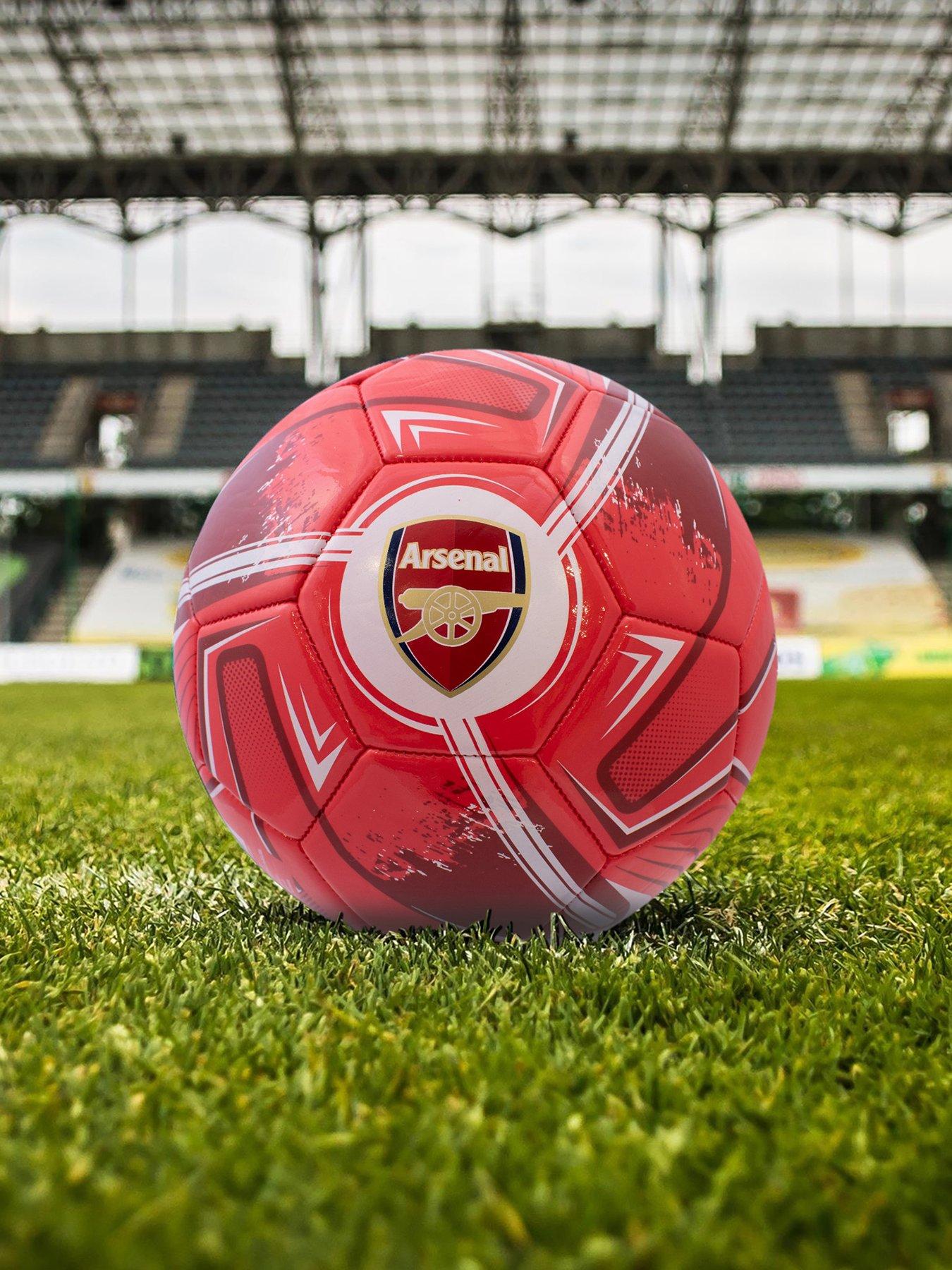 Image 6 of 7 of Football Bundle: 750ml Aluminium Bottle, Shin Pads, Goalkeeper Gloves &amp; Size 5 Turbine Ball