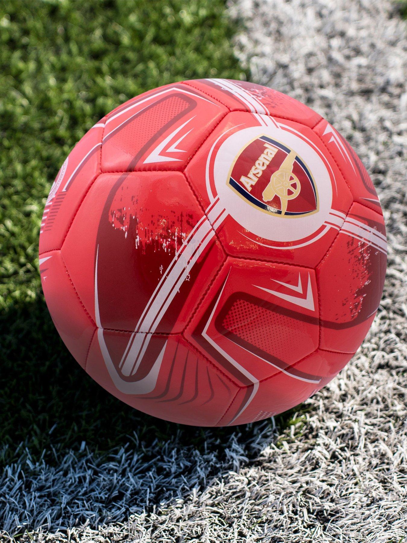 Image 7 of 7 of Football Bundle: 750ml Aluminium Bottle, Shin Pads, Goalkeeper Gloves &amp; Size 5 Turbine Ball