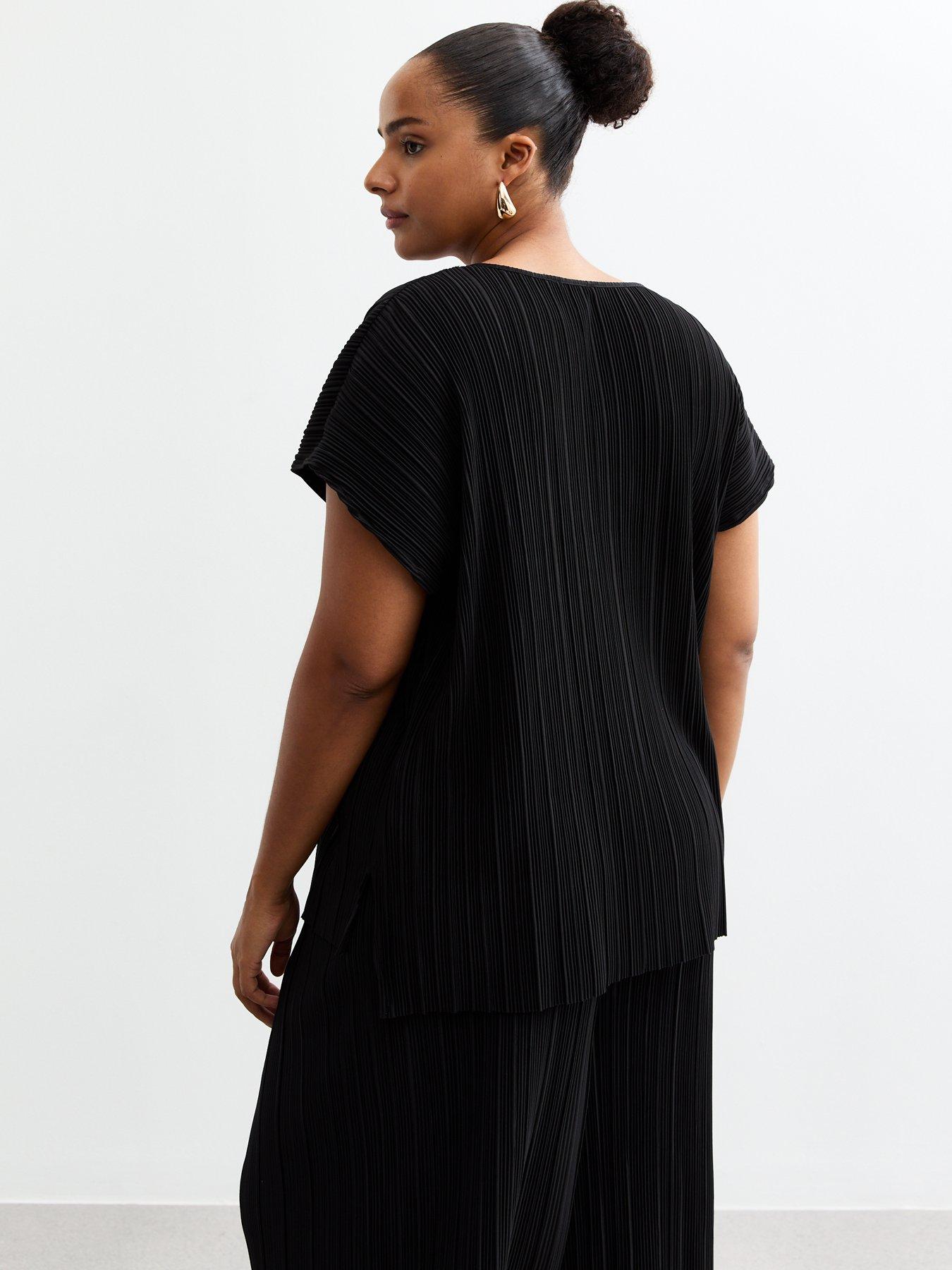 Image 2 of 4 of New Look Plisse T-Shirt - Black