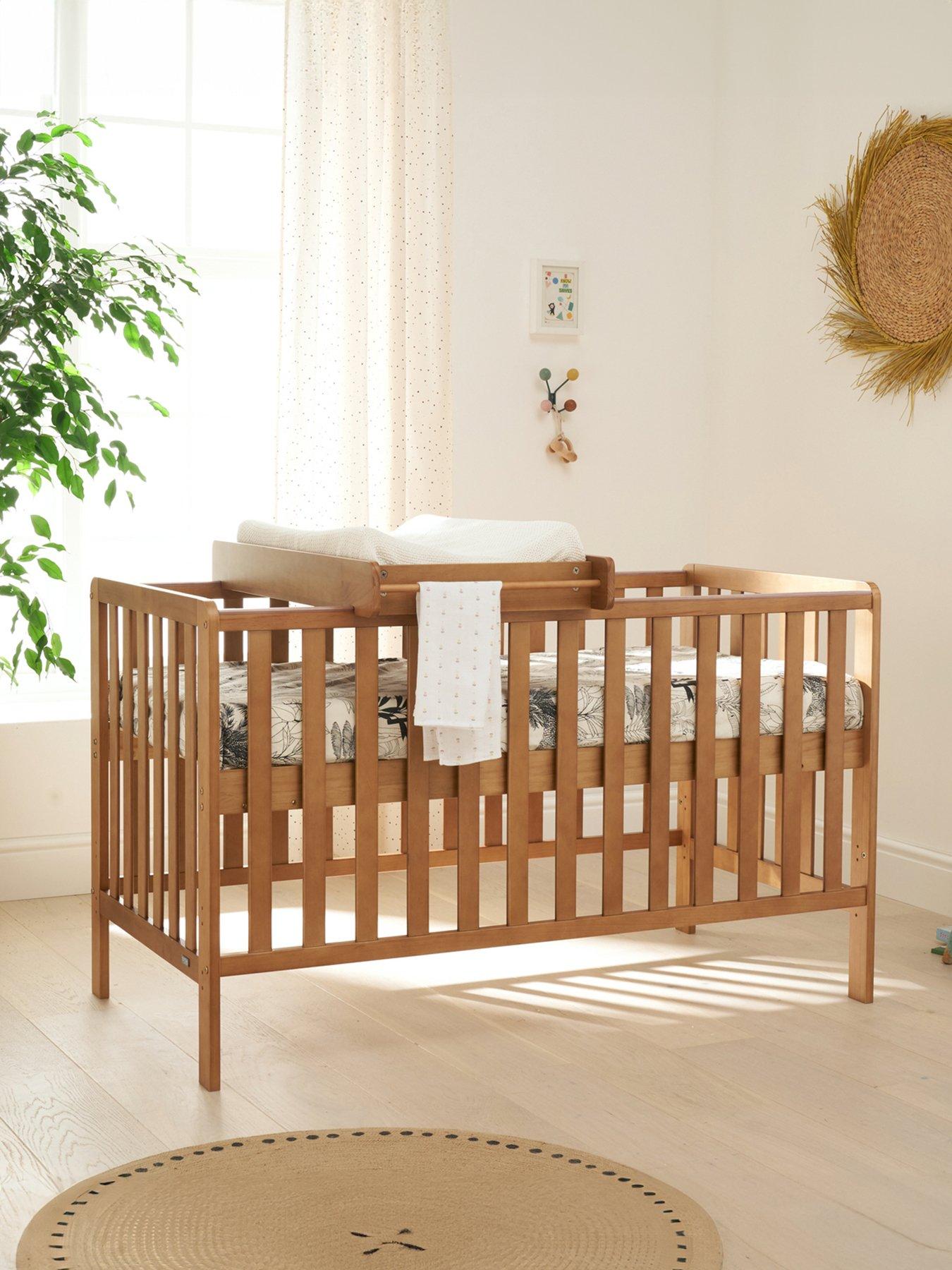 undefined Malmo Cot Bed, Cot Top Changer and Mattress Bundle - Oak