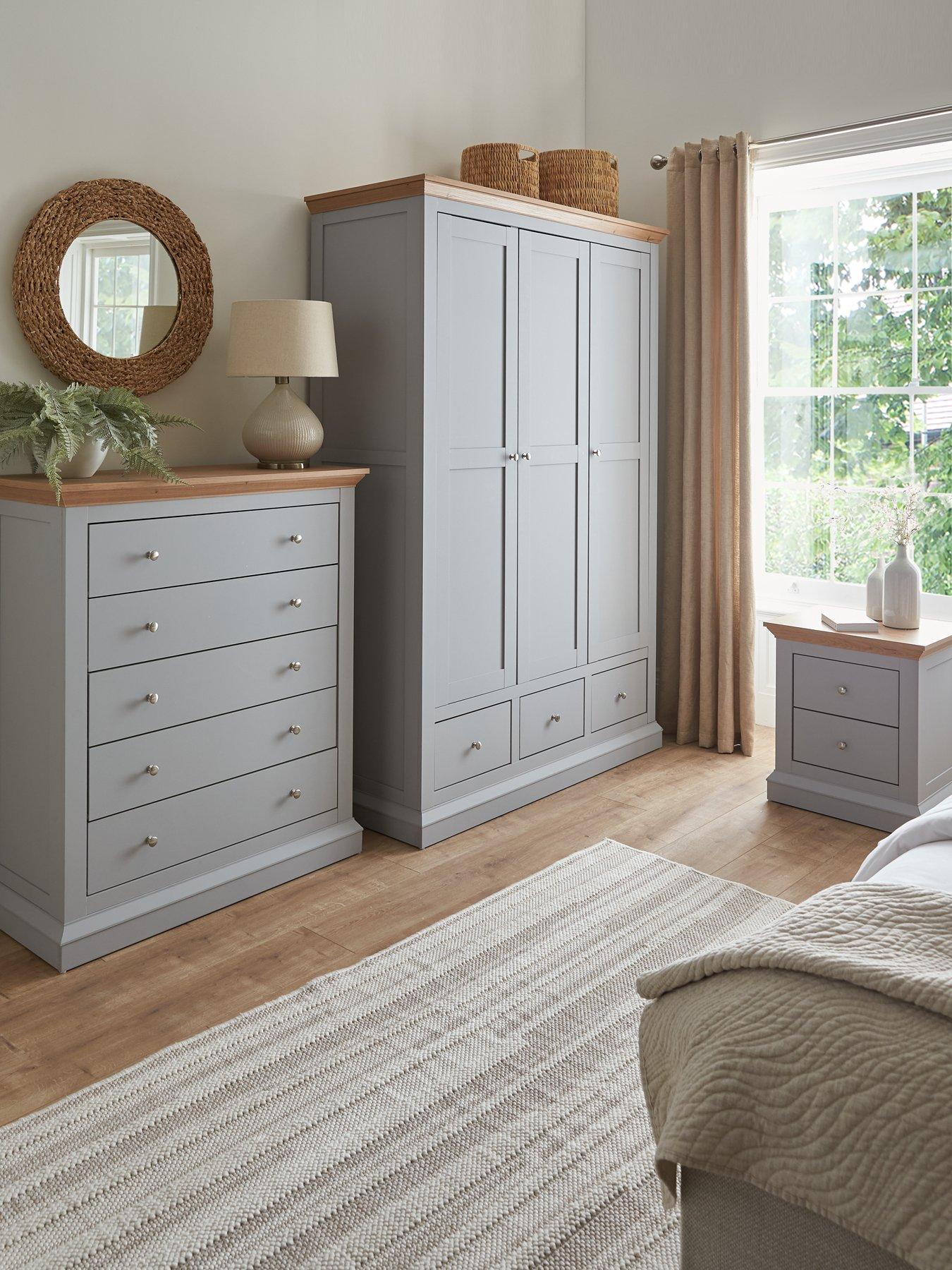 undefined Hanna 4 Piece Bedroom Set - 3 Door Wardrobe, 5 Drawer Chest plus 2 Bedside Chests