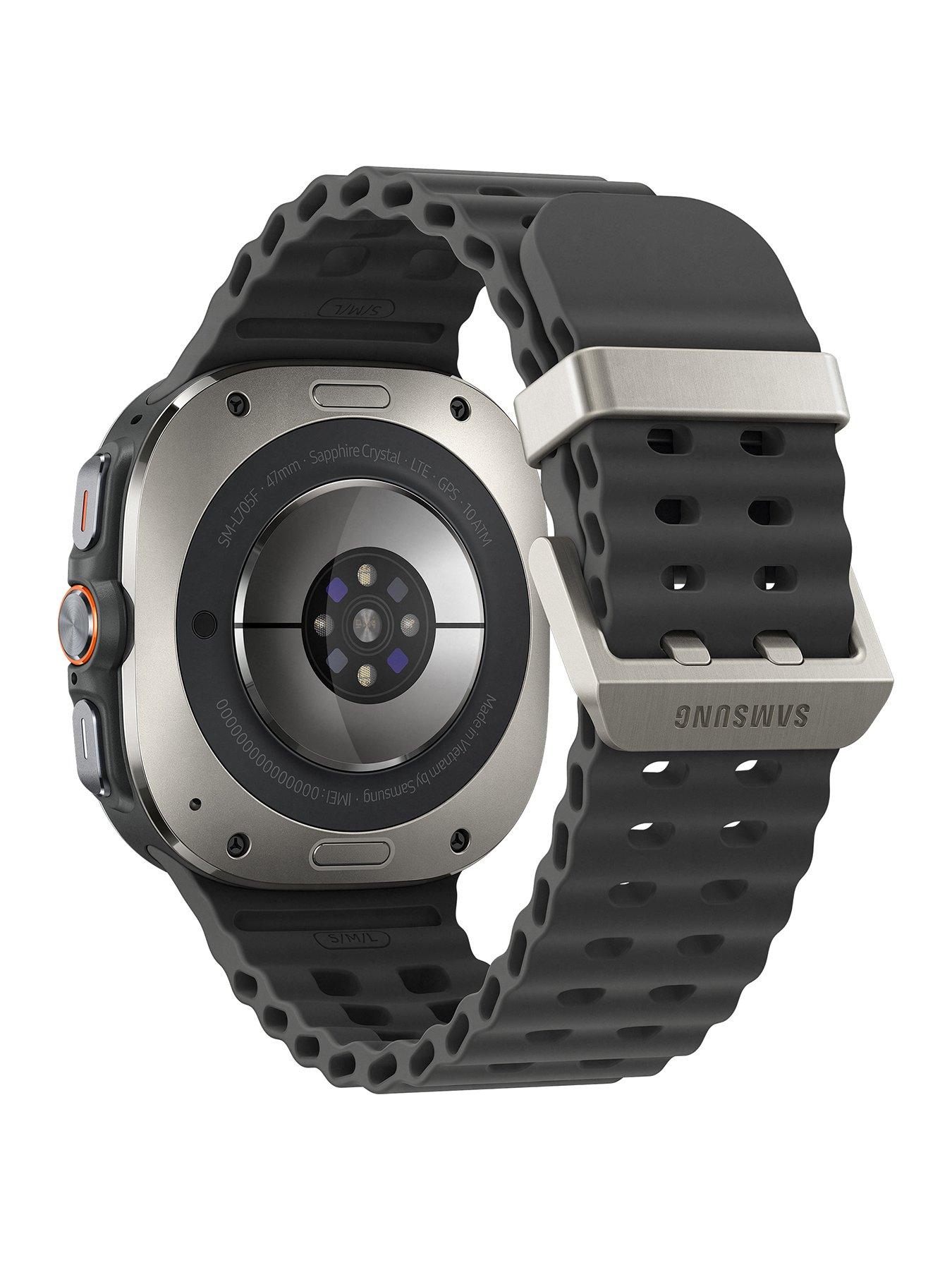 Image 2 of 8 of Samsung Galaxy Watch Ultra 47mm LTE Titanium with Buds3Pro Silver