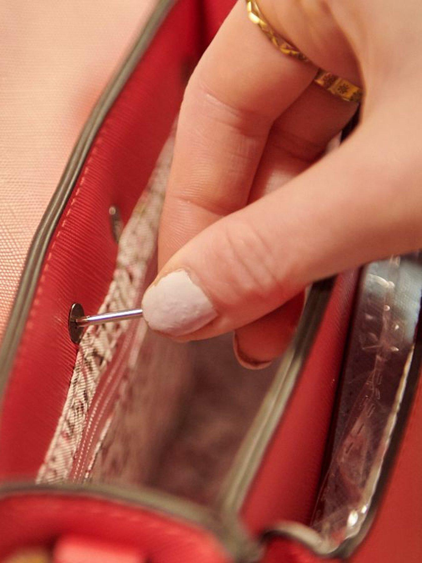 Image 3 of 4 of Virgin Experience Days Tweed Harris Handbag Workshop for One - 6 UK Locations