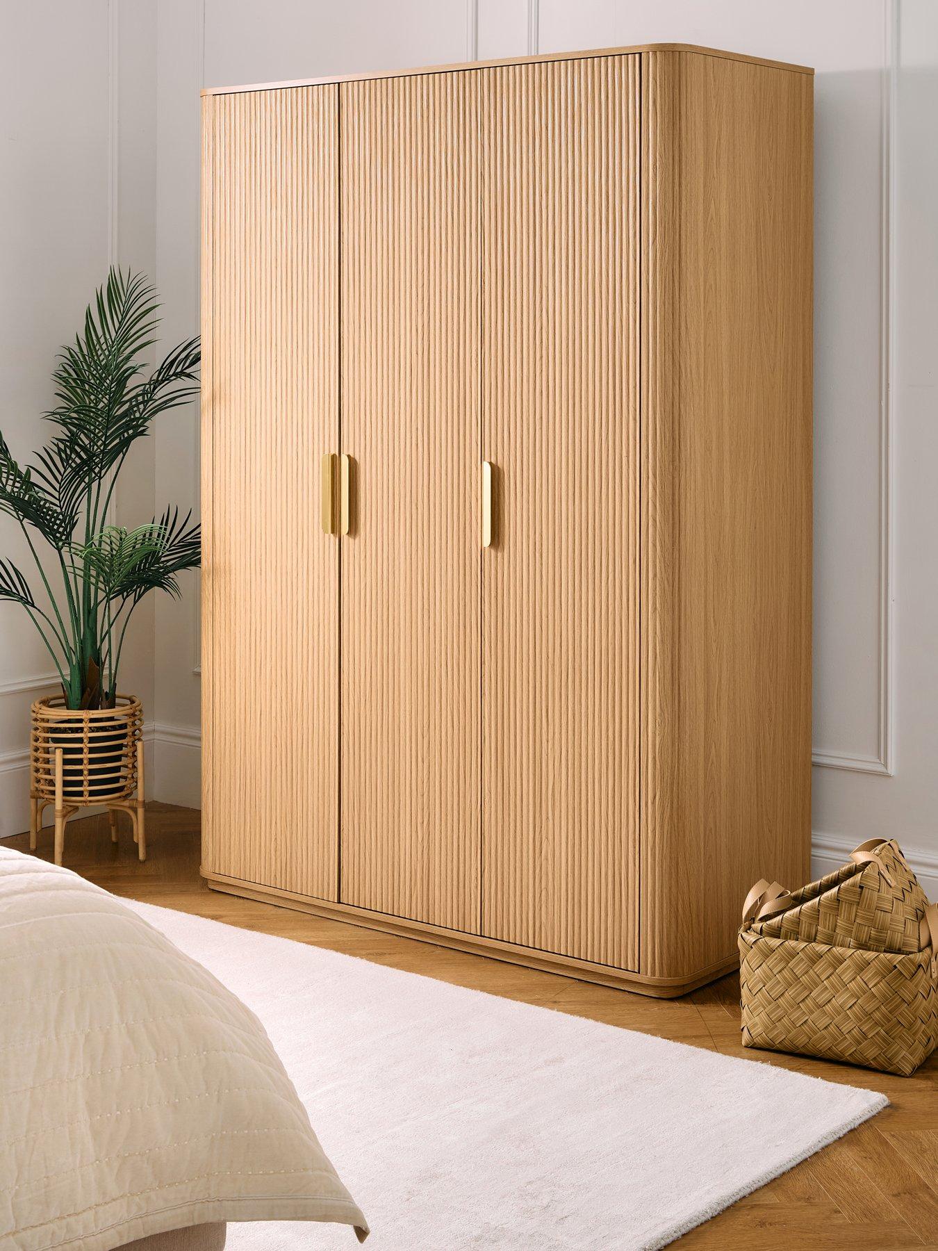 undefined Carina 3 Door Plinth Wardrobe - Oak