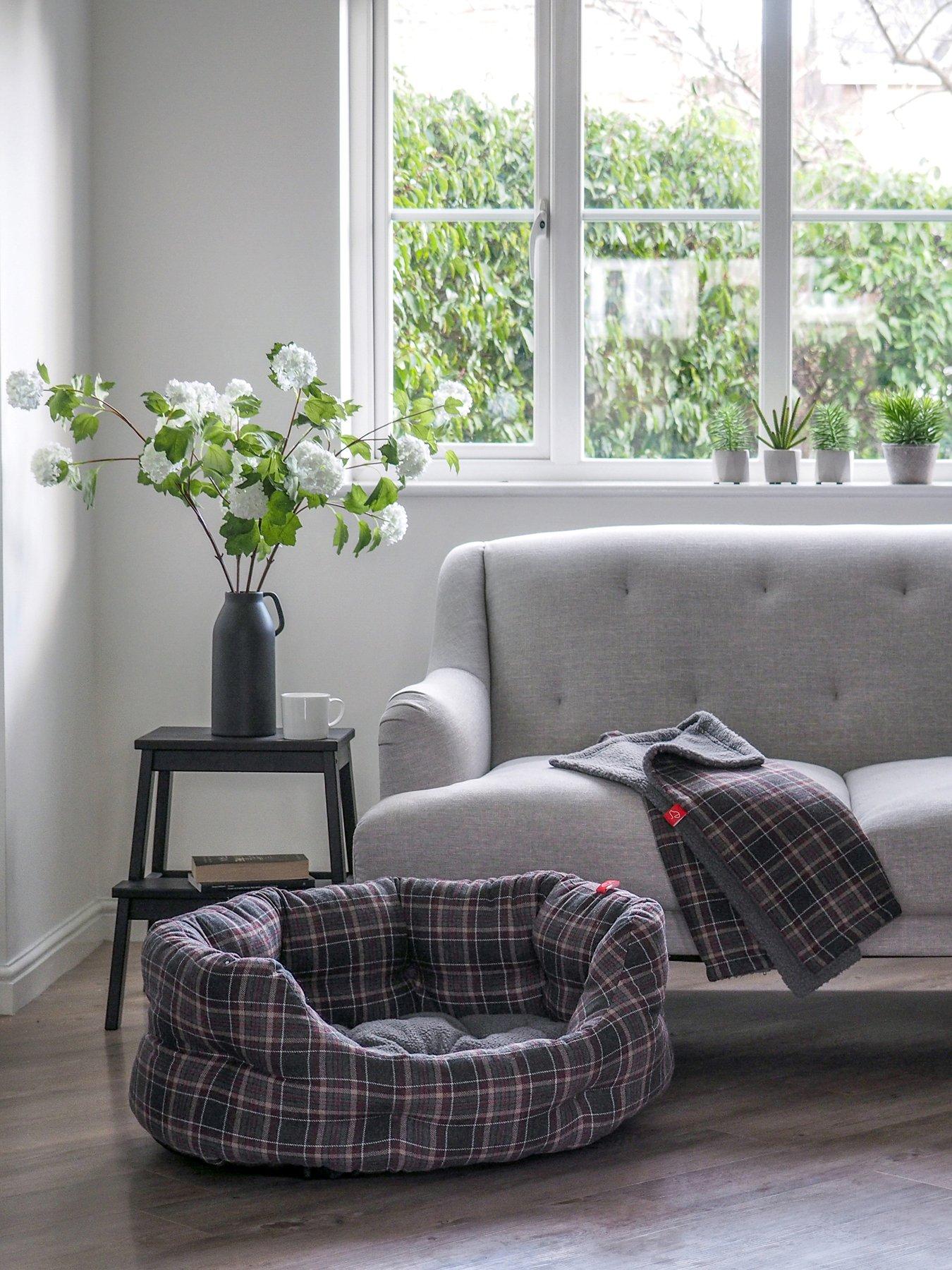 Product photograph of Zoon Plaid Oval Bed - Extra Large from very.co.uk