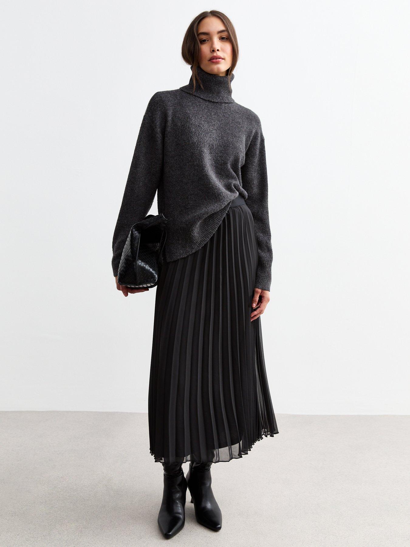 undefined Pleated Chiffon Midi Skirt - Black
