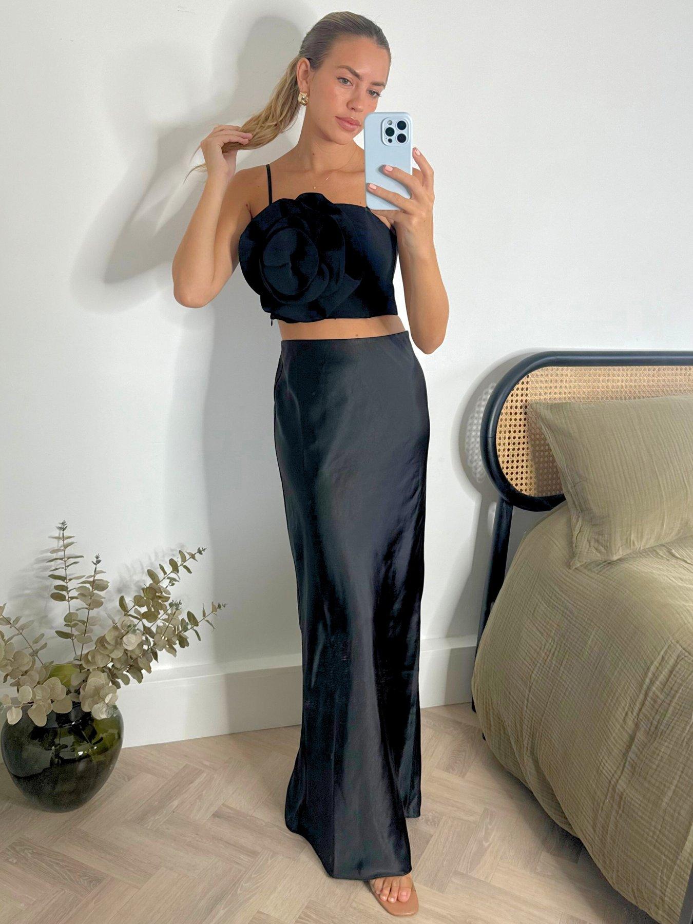 undefined Large Corsage Top - Black