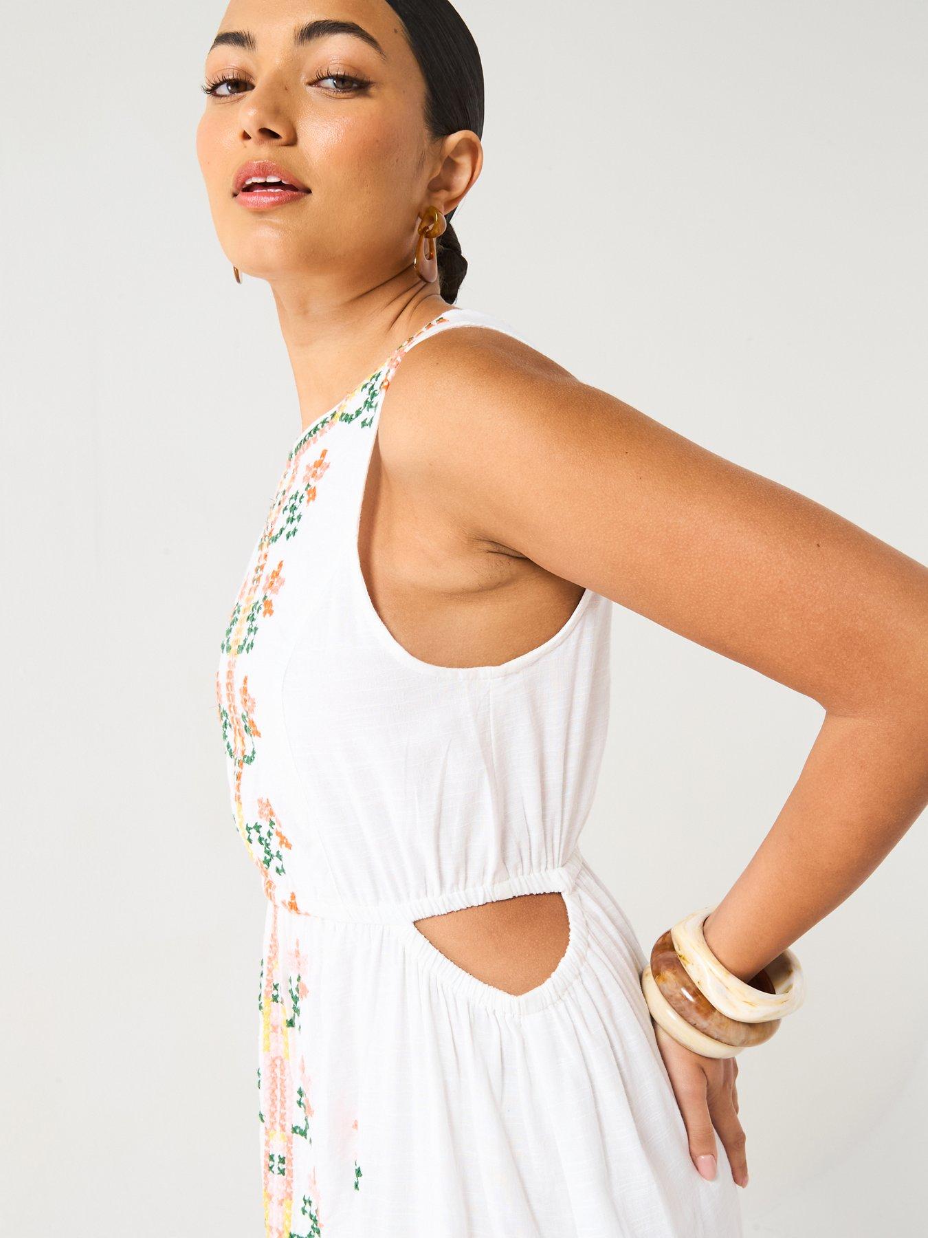 Image 4 of 6 of V by Very Pineapple Embroidered Maxi - White