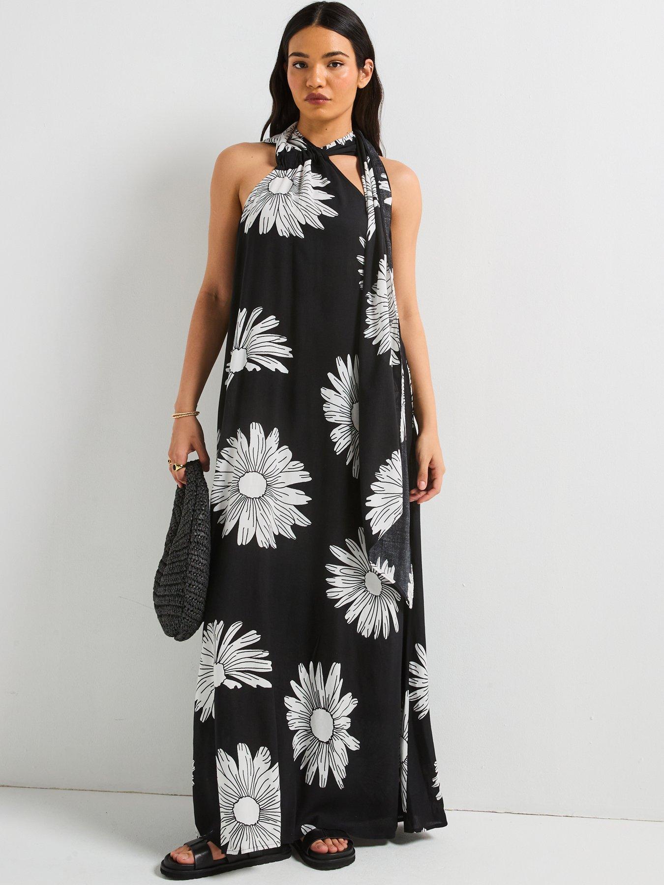 undefined Daisy Printed Maxi Dress - Black