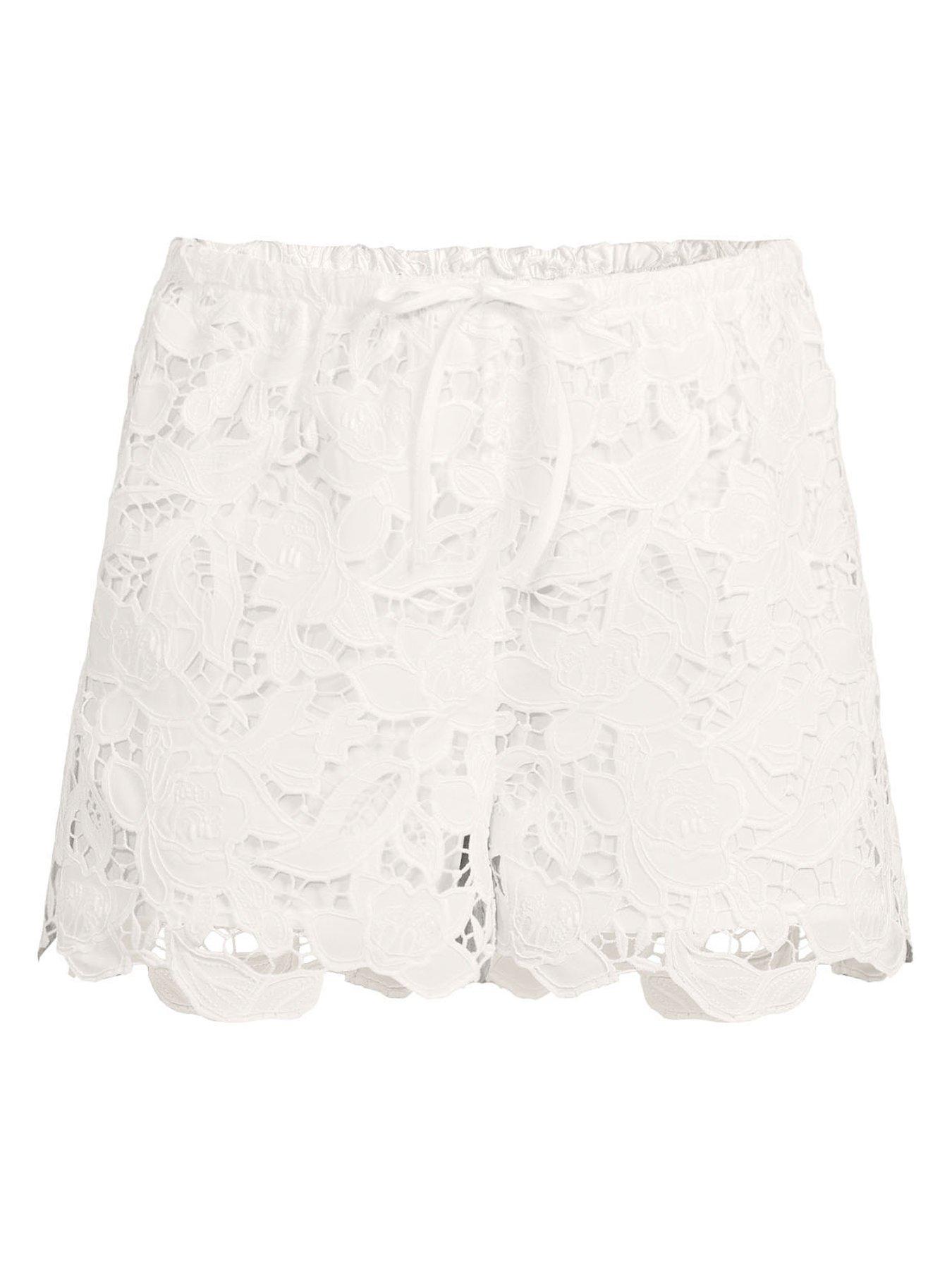 Image 5 of 5 of Michelle Keegan Floral Applique Lace&nbsp;Shorts - White