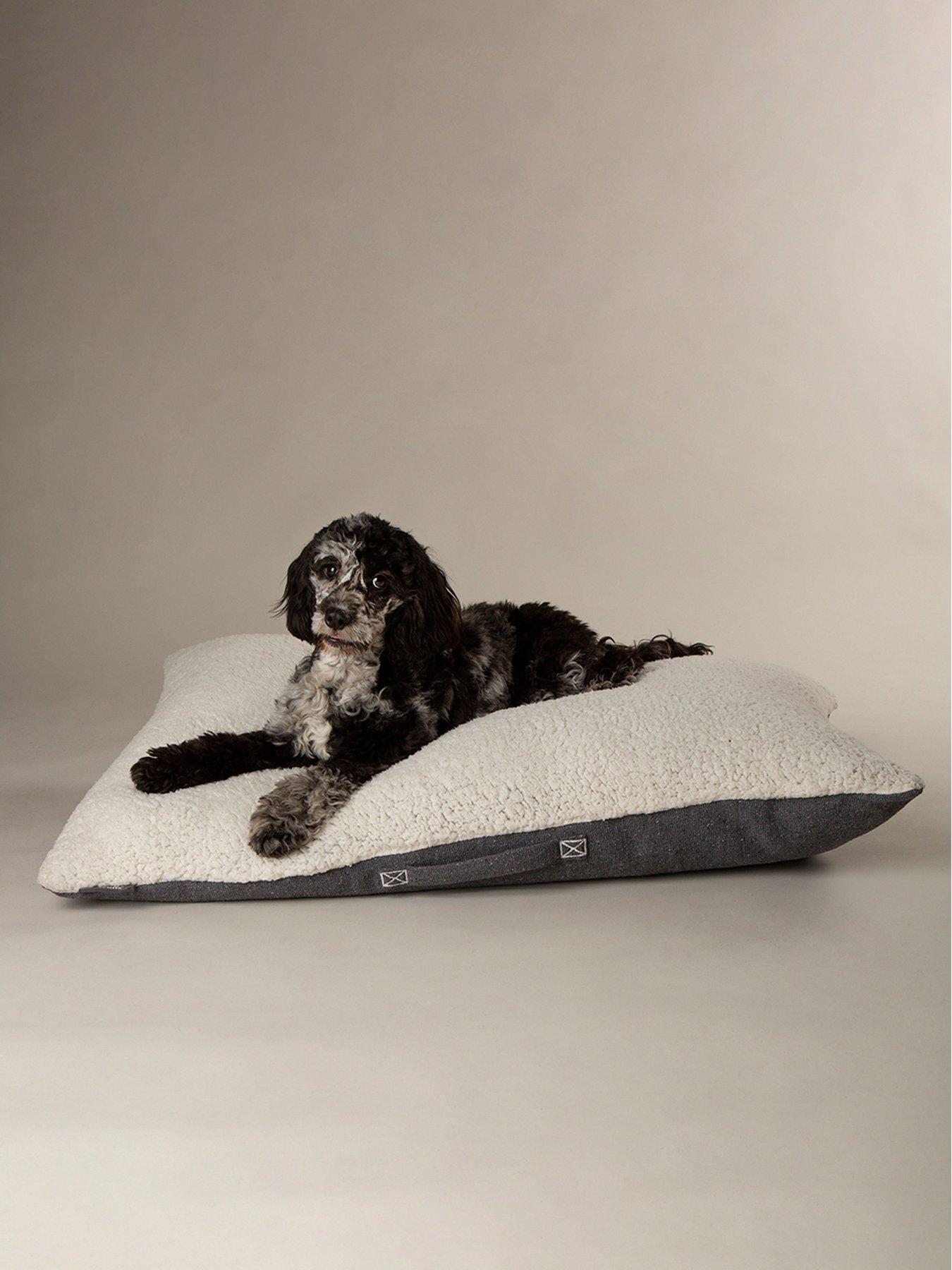 Product photograph of Scruffs Eden Pillow Bed - Charcoal - Large from very.co.uk