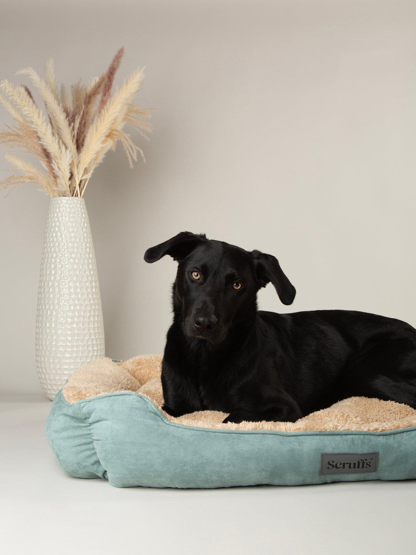 Product photograph of Scruffs Cosy Box Bed - Green - Extra Large from very.co.uk