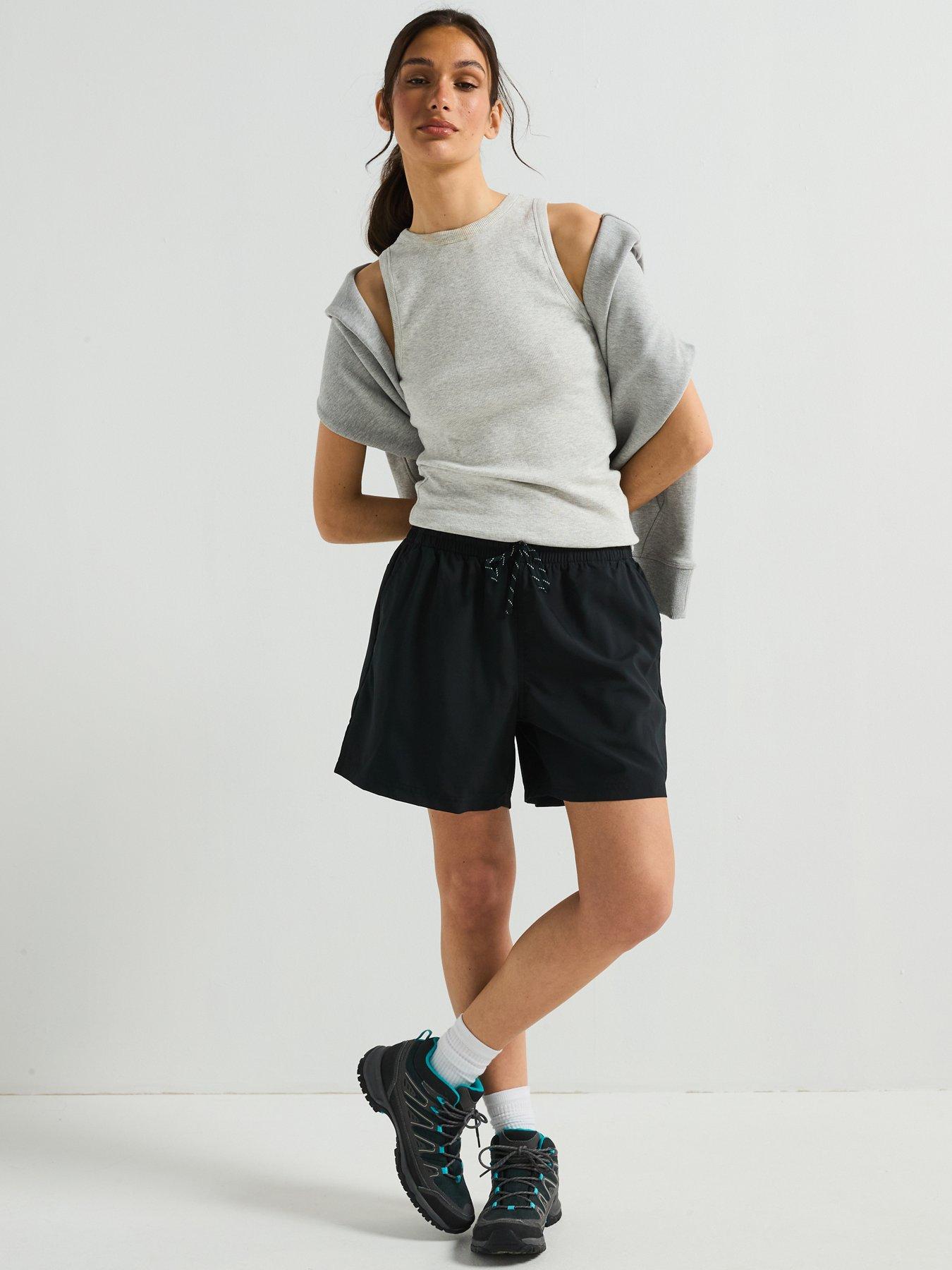 Image 3 of 6 of Columbia Women's Bluevista Hill Short - Black