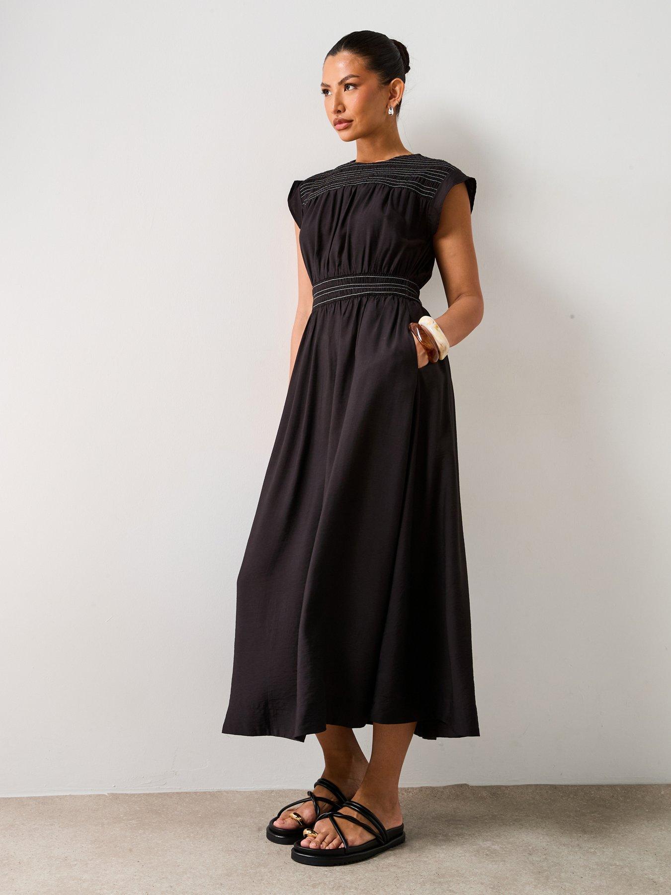 undefined Contrast Stitch Shirred Detail Midi Dress - Black