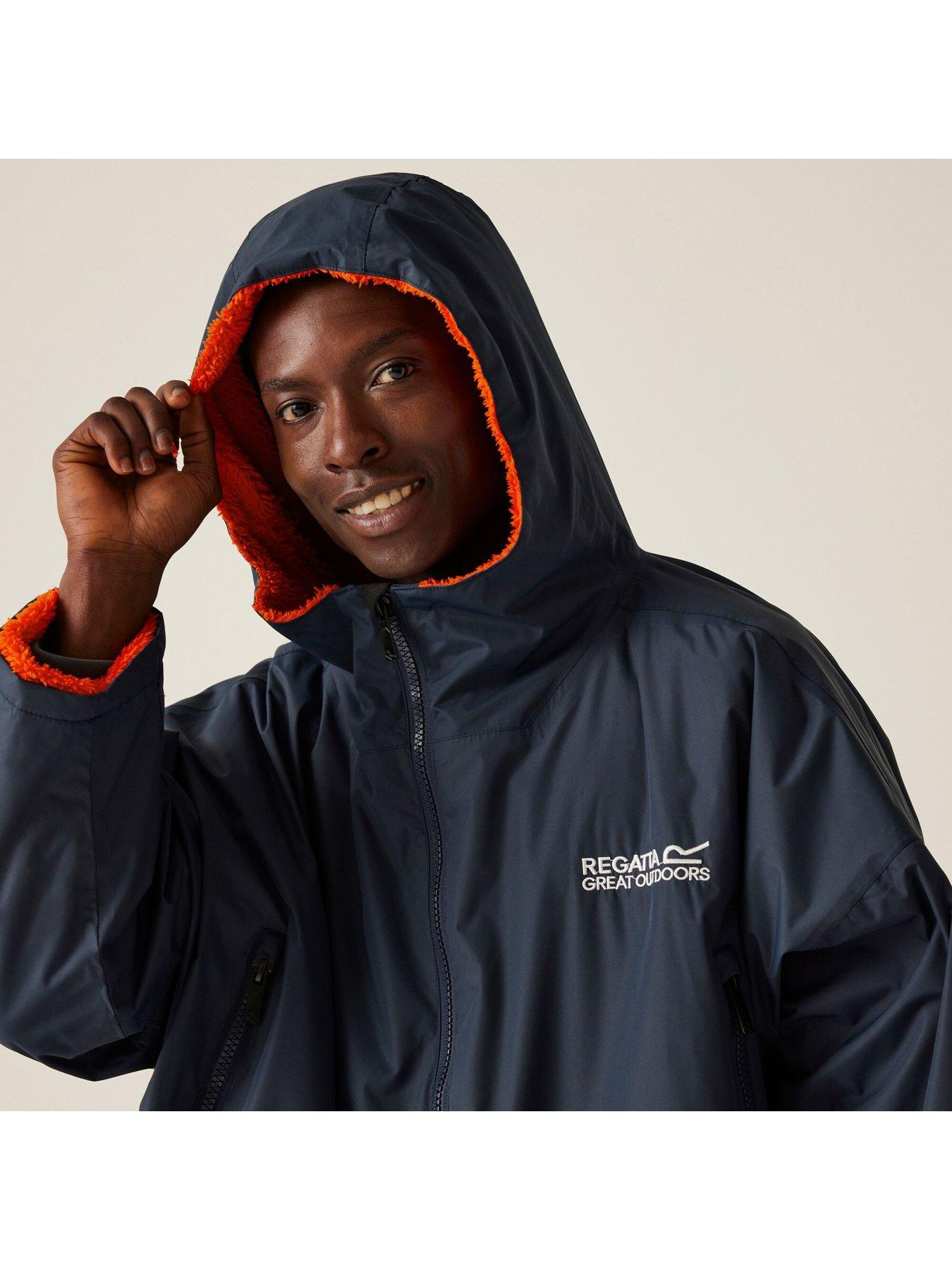 Image 4 of 6 of Regatta Unisex Adult Wateproof Changing Robe - Navy