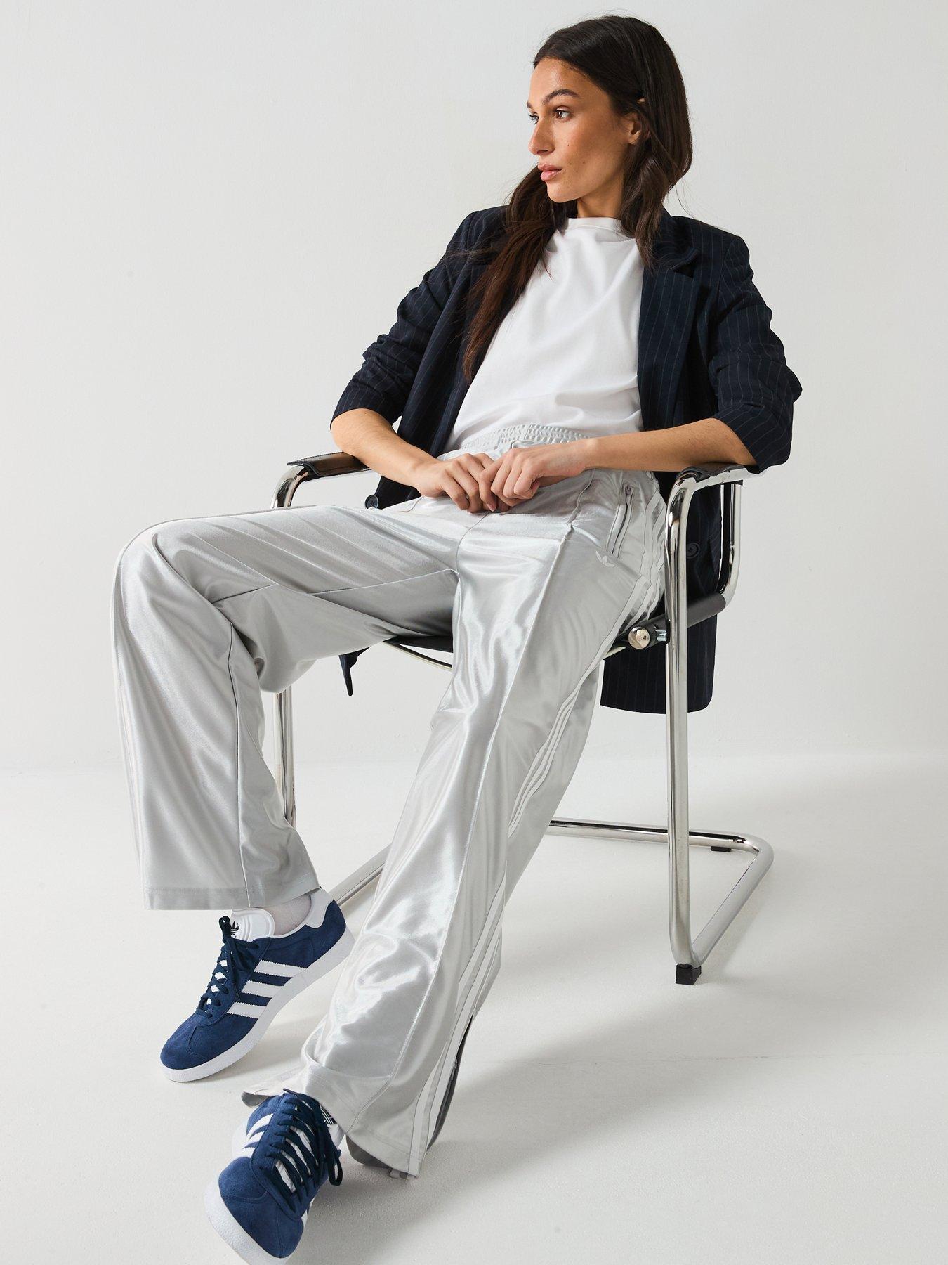 Image 6 of 6 of adidas Originals Women's Classic Firebird Tracksuit Bottoms - Grey