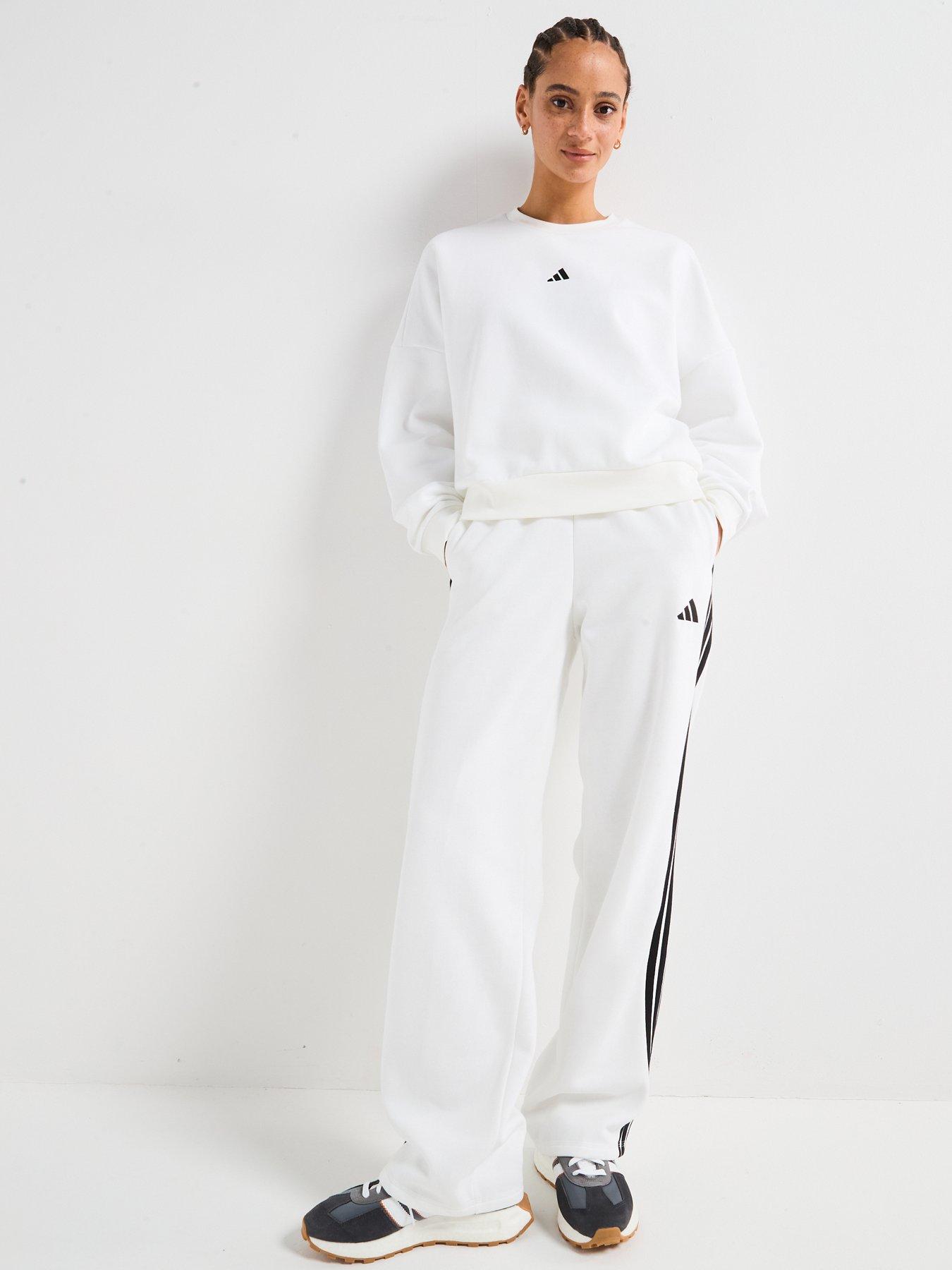 Image 3 of 6 of adidas Sportswear Women's Essentials Feel Cozy Sweatshirt - White
