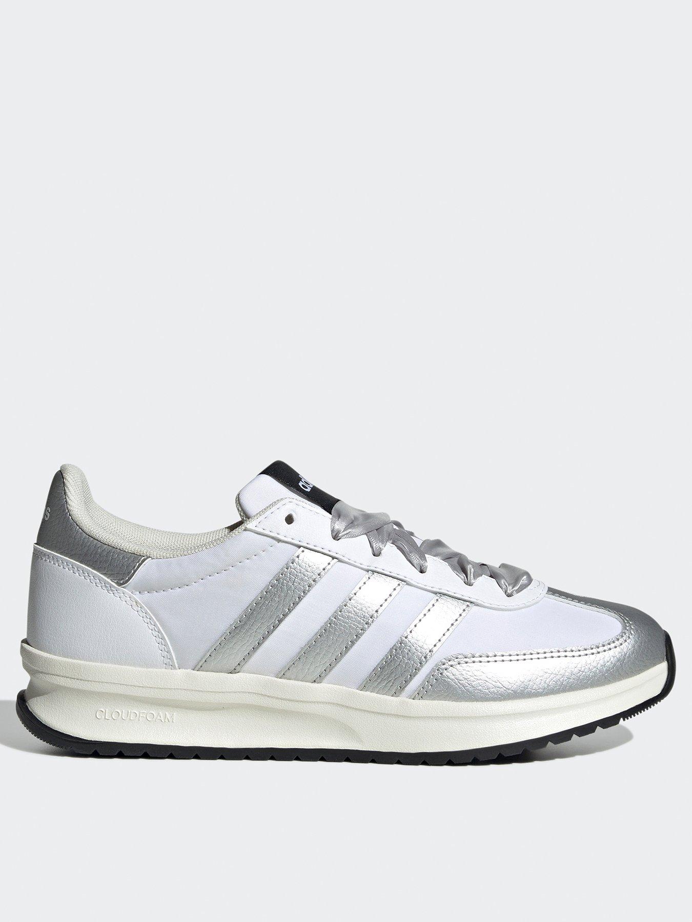 undefined Womens Run 70S 20 Trainers - White/Silver