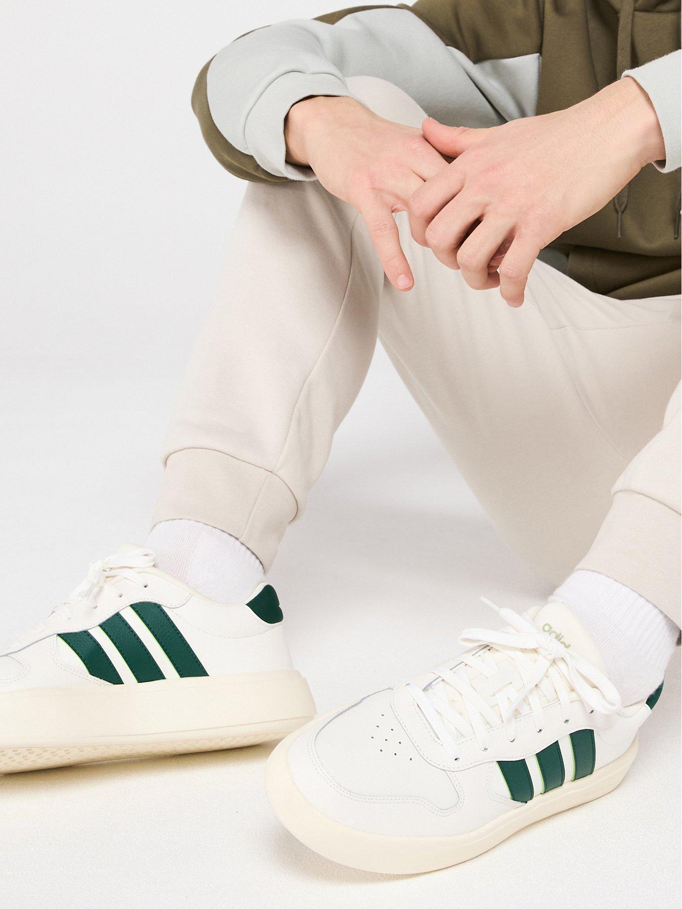 undefined Mens Litecourt Trainers - White