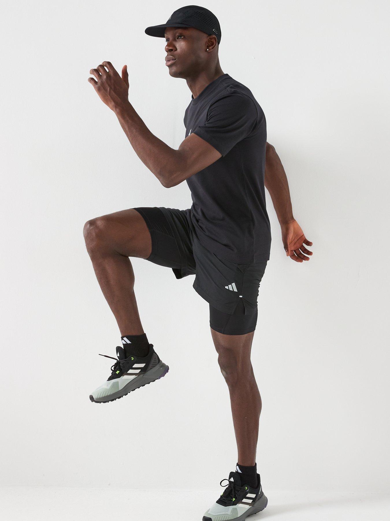 Image 6 of 6 of adidas Sportswear Men's Essentials Small Logo Single Tee - Black