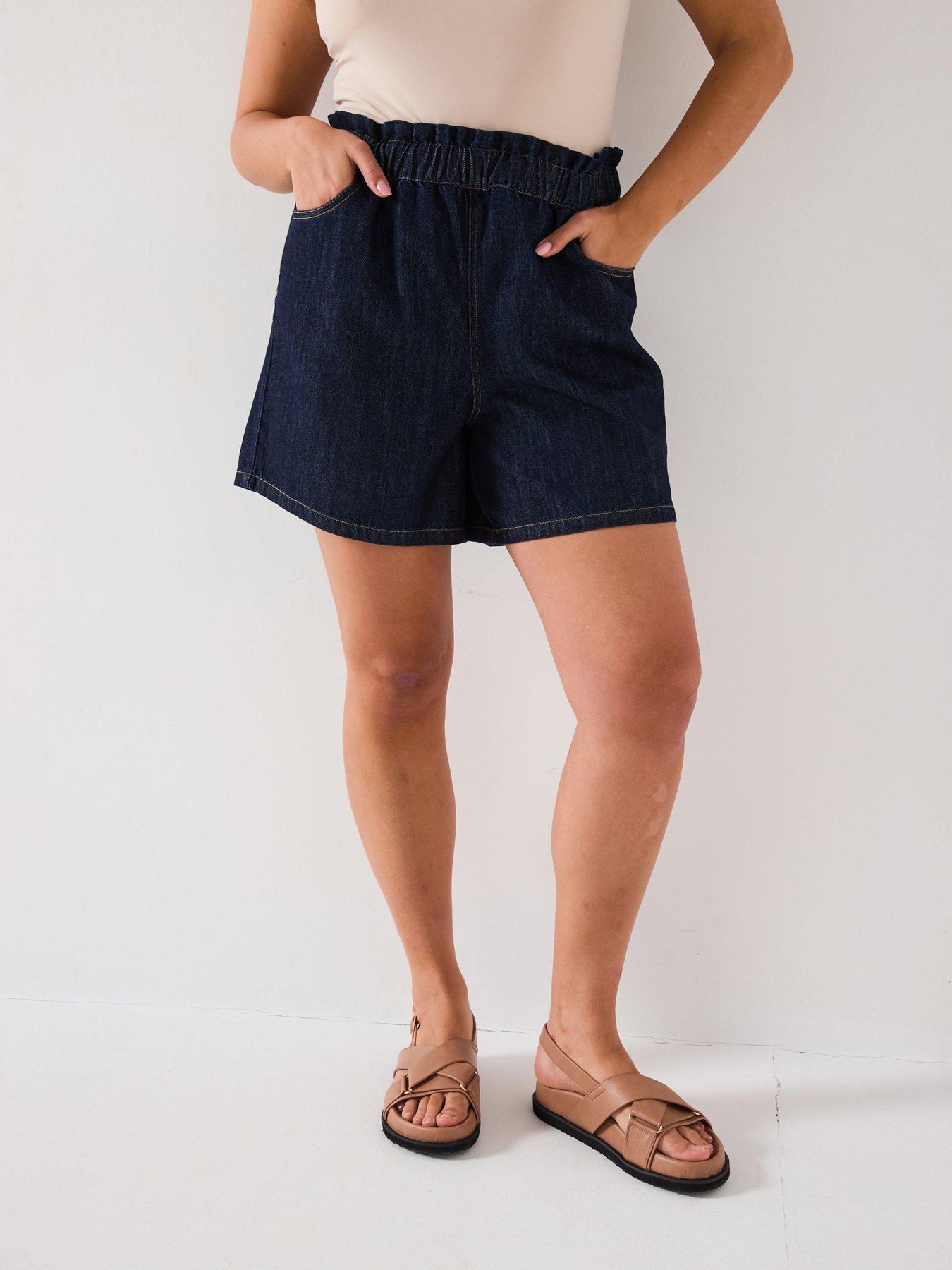 Image 4 of 5 of V by Very Curve Elasticated Waist Denim Short