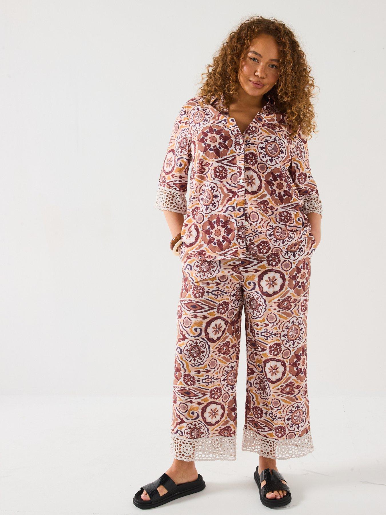 Image 5 of 6 of V by Very Curve Lace Trim Cropped Trouser Co-Ord