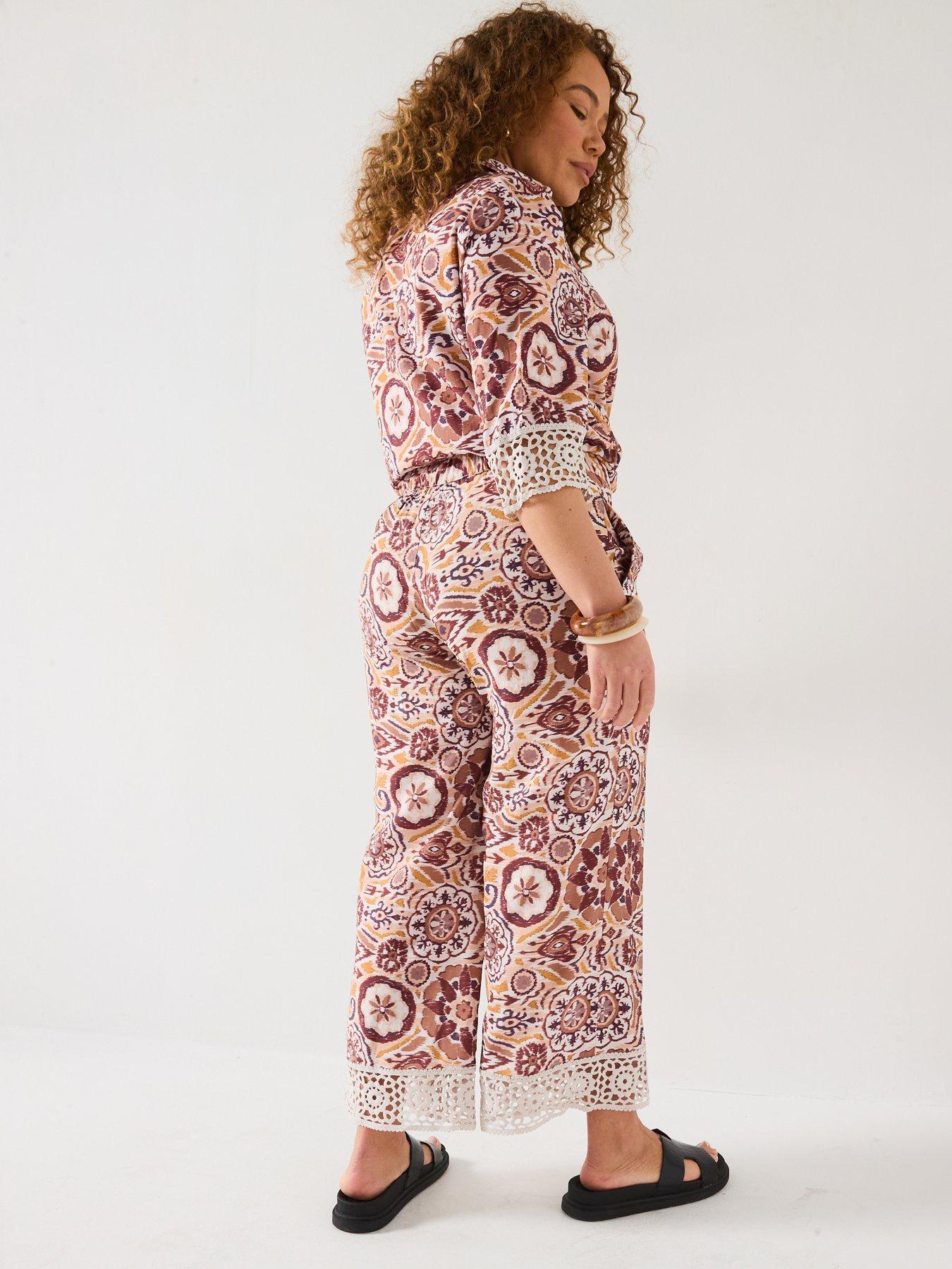 Image 6 of 6 of V by Very Curve Lace Trim Cropped Trouser Co-Ord