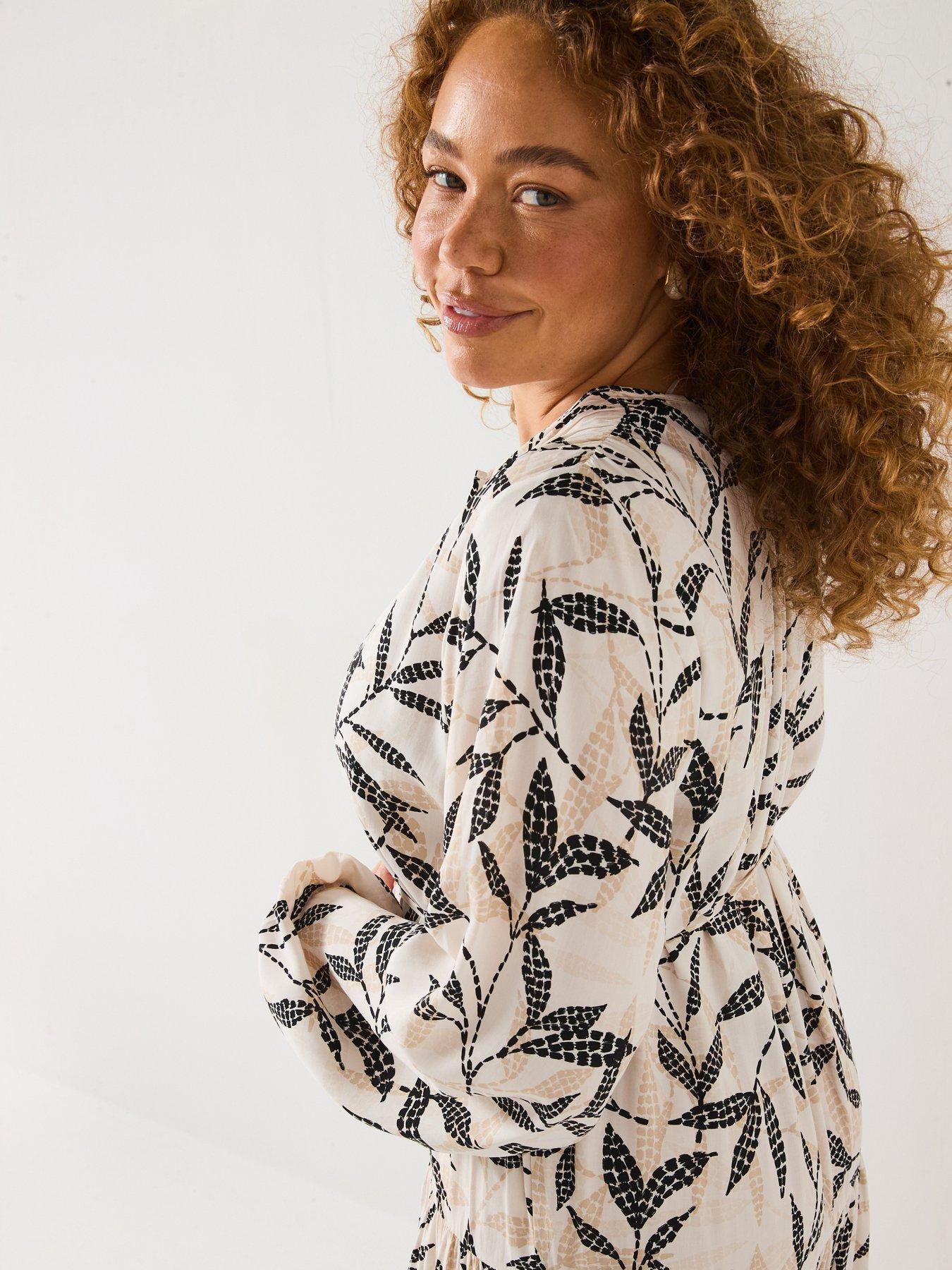 Image 5 of 6 of V by Very Curve Viscose Long Sleeve Tiered Midi Dress - Print