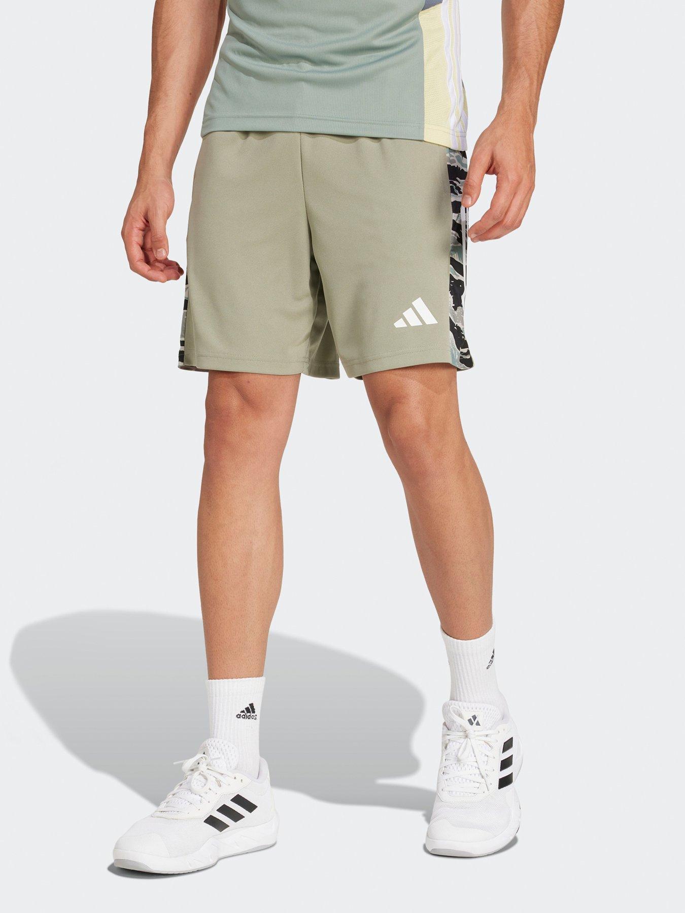 undefined Men's Training Camo 3 Stripe 7 Inch Shorts - Silver Pebble