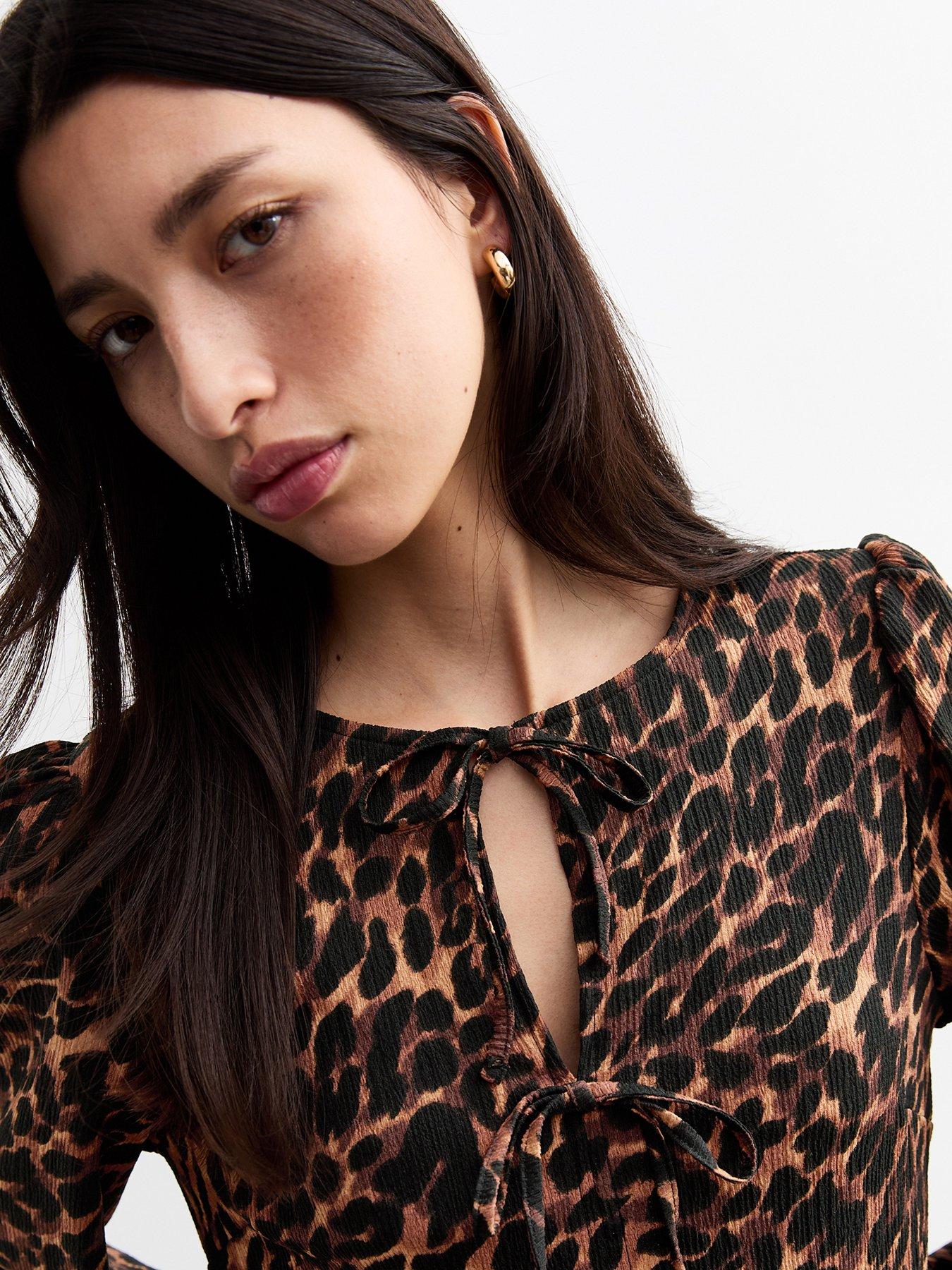 Image 4 of 5 of New Look Brown Leopard Print Keyhole Detail Top