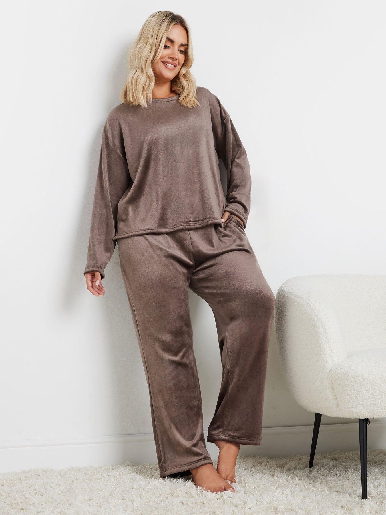 Image 3 of 4 of Yours Curve Long Sleeve Fleece Lounge Set - Brown