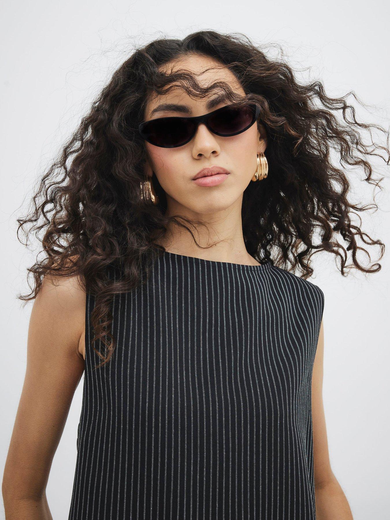 Image 4 of 4 of River Island Button Side Topstitch Top - Black