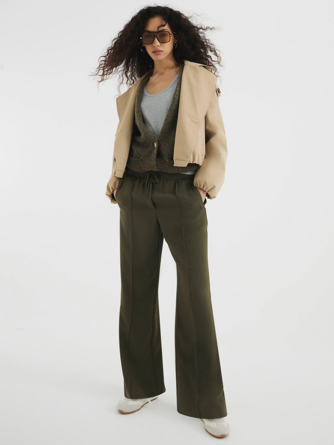 undefined Tailored Jogger - Khaki
