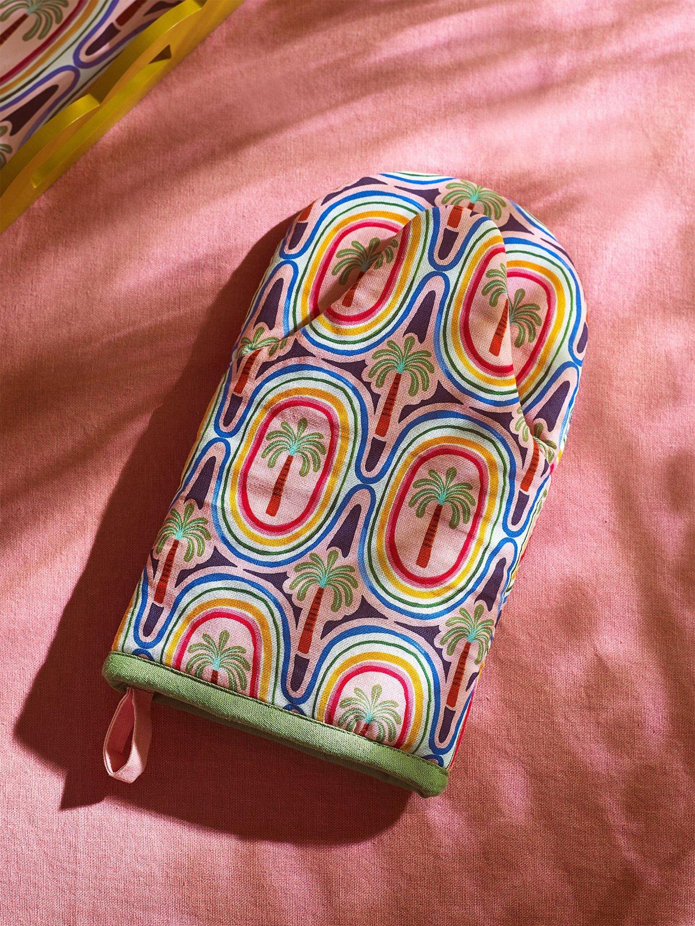 Product photograph of Eleanor Bowmer Electric Coast Palm Tree Single Oven Glove from very.co.uk