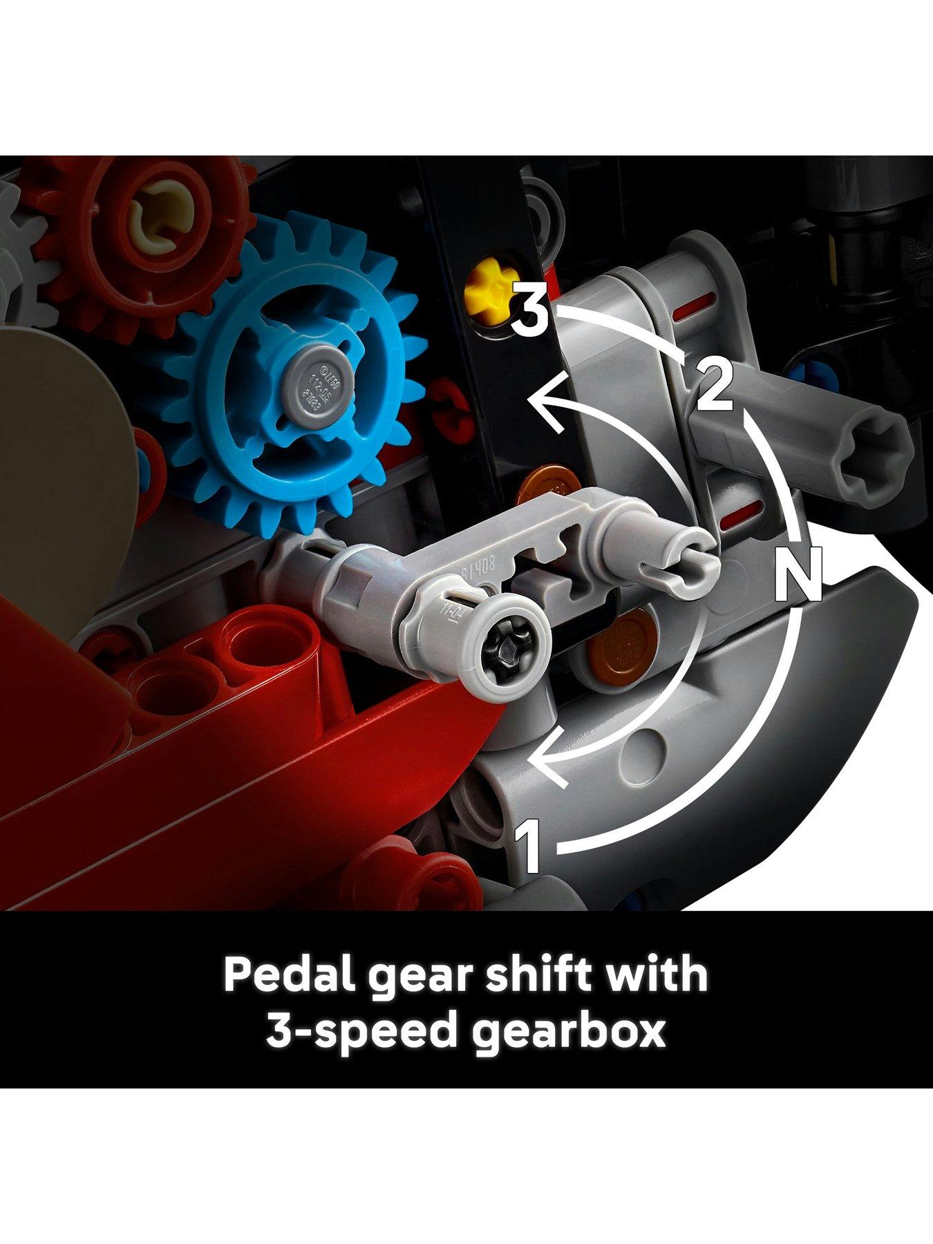 Image 4 of 8 of LEGO Technic Ducati Panigale V4 S Motorcycle 42202