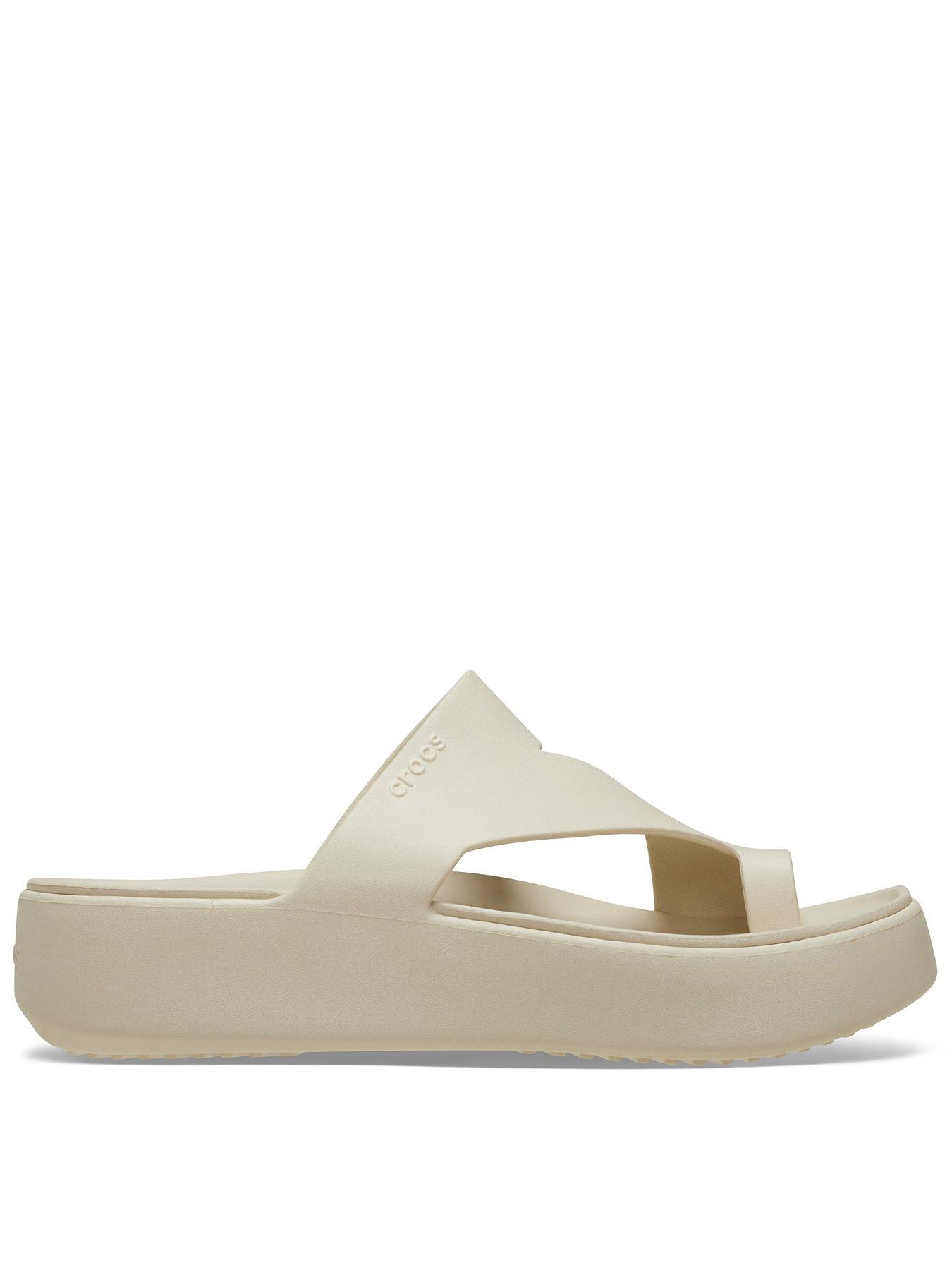 undefined Getaway Platform Toe Loop Sandal - Nude