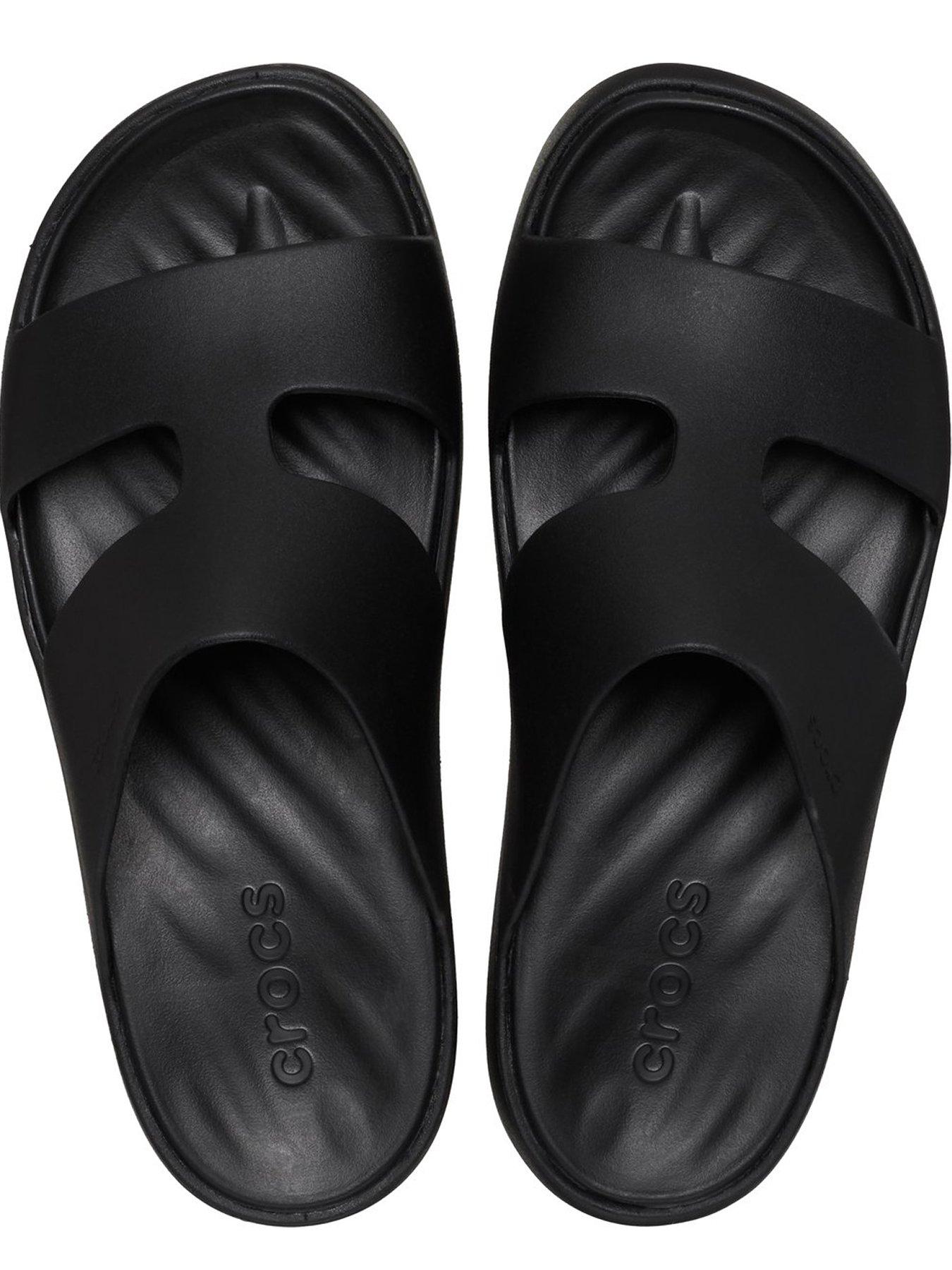 Image 4 of 6 of Crocs Getaway Platform Sandal - Black