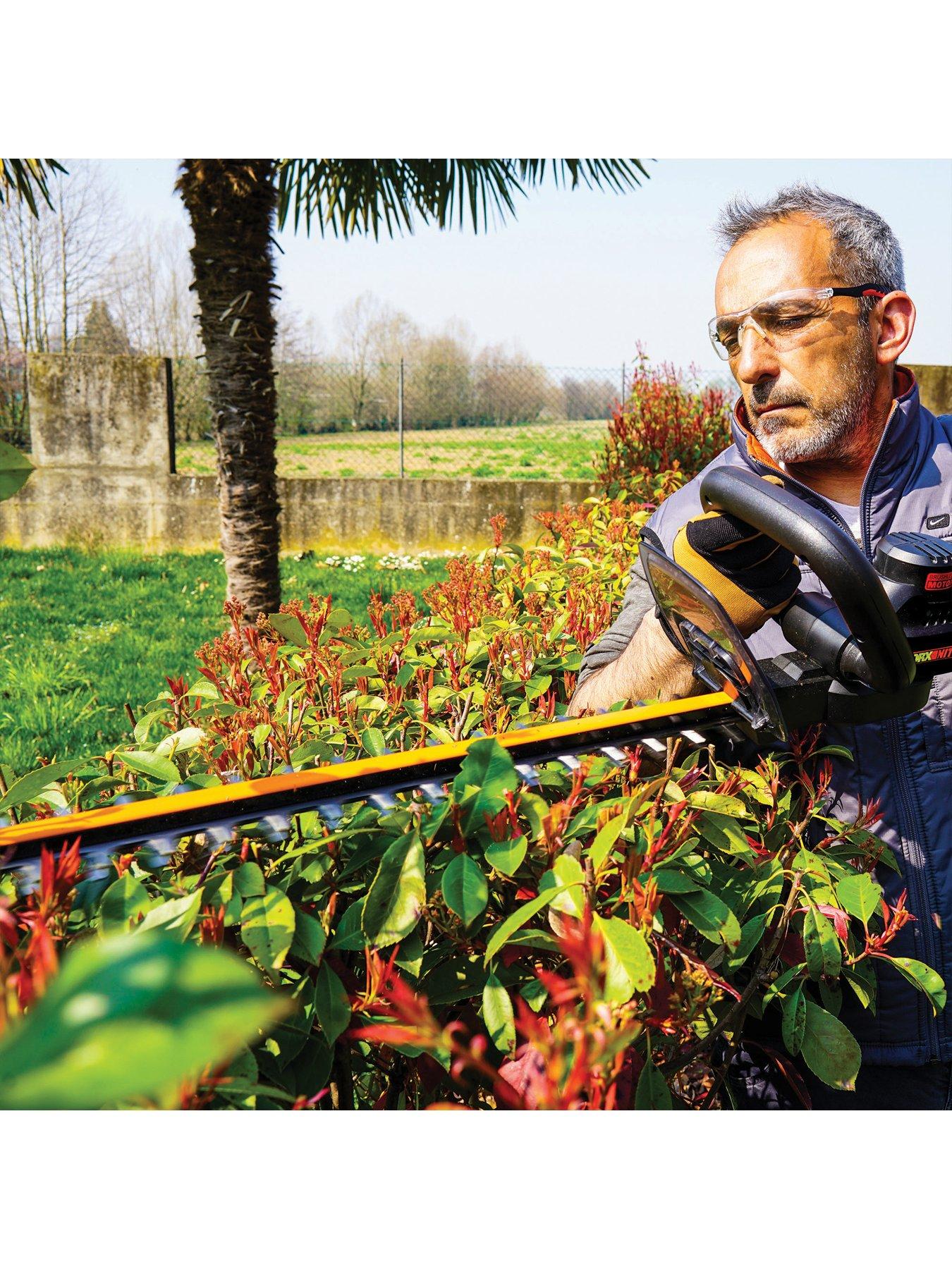 Image 6 of 8 of Worx 20V 57cm Brushless Cordless Hedge Trimmer with x1 4.0Ah Battery and Charger