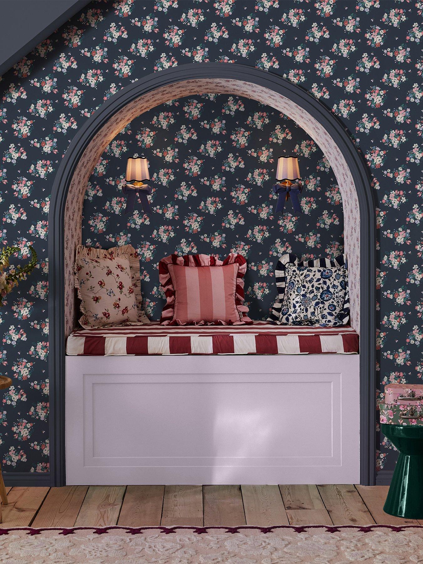 undefined Clifton Floral Navy Wallpaper