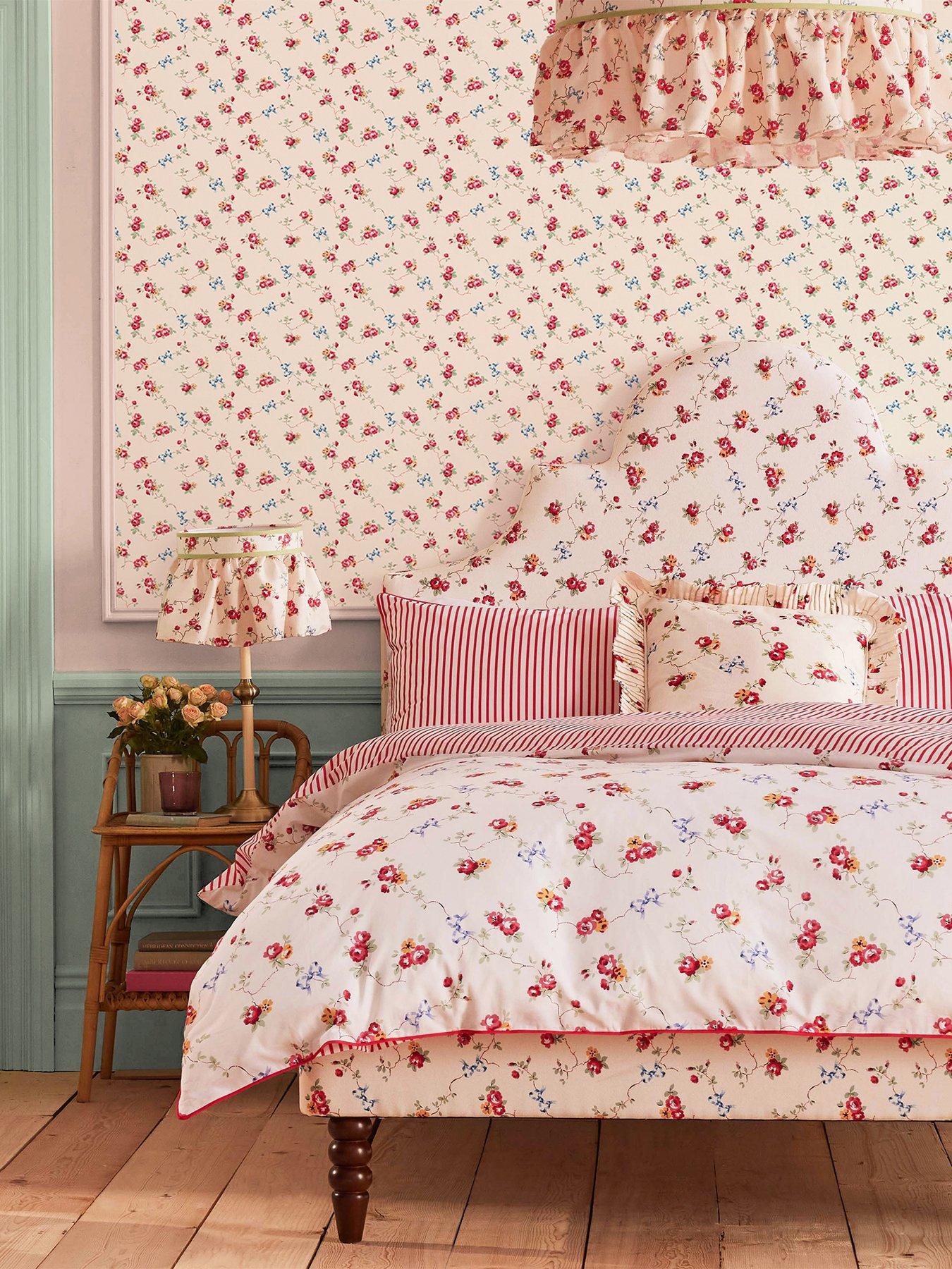 Image 1 of 4 of Cath Kidston Rose &amp; Bows Cream Wallpaper