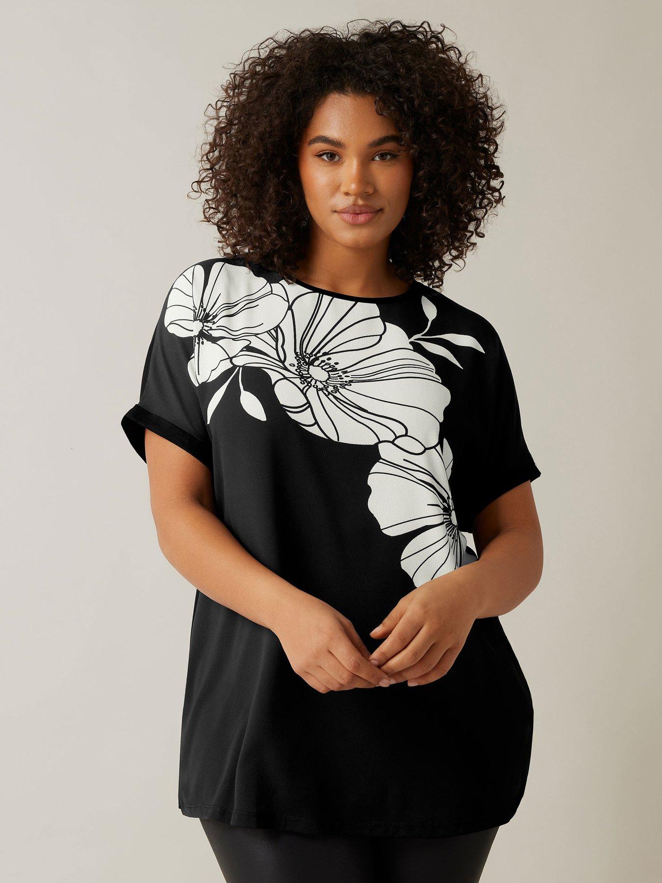 undefined Placement Print T-Shirt - Black